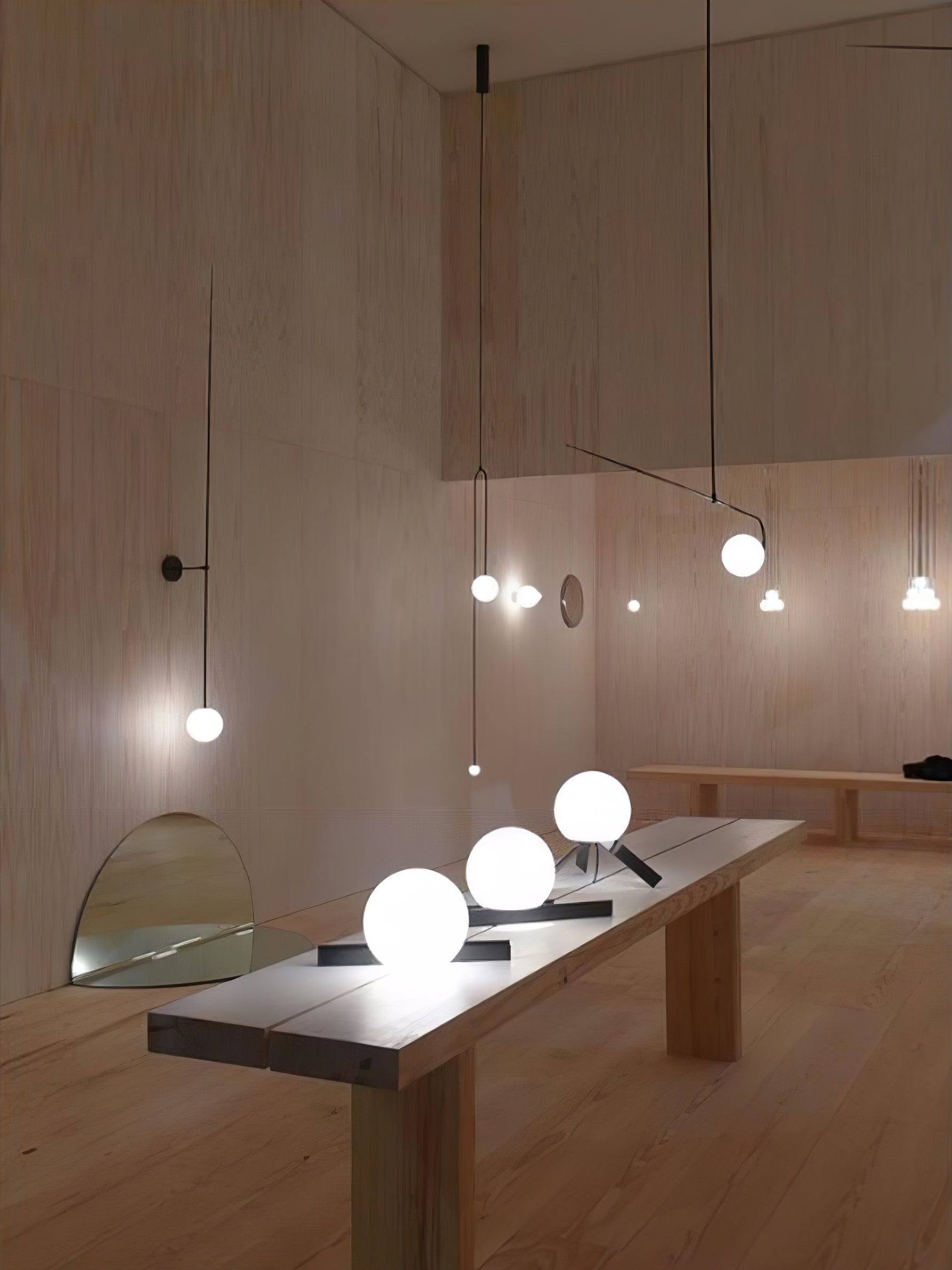 Mobile Wall Lamp