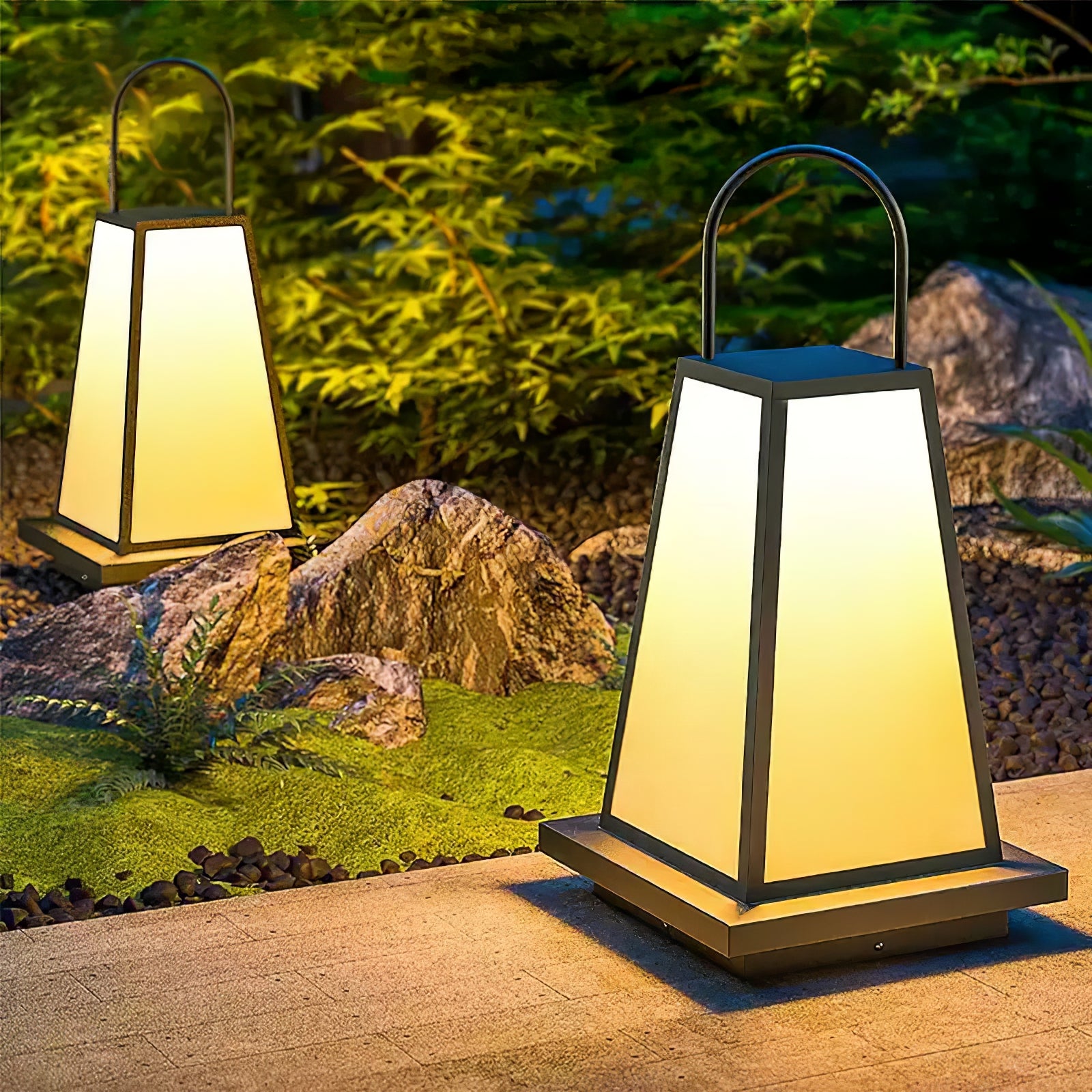 Roam Lantern Solar Outdoor Lamp