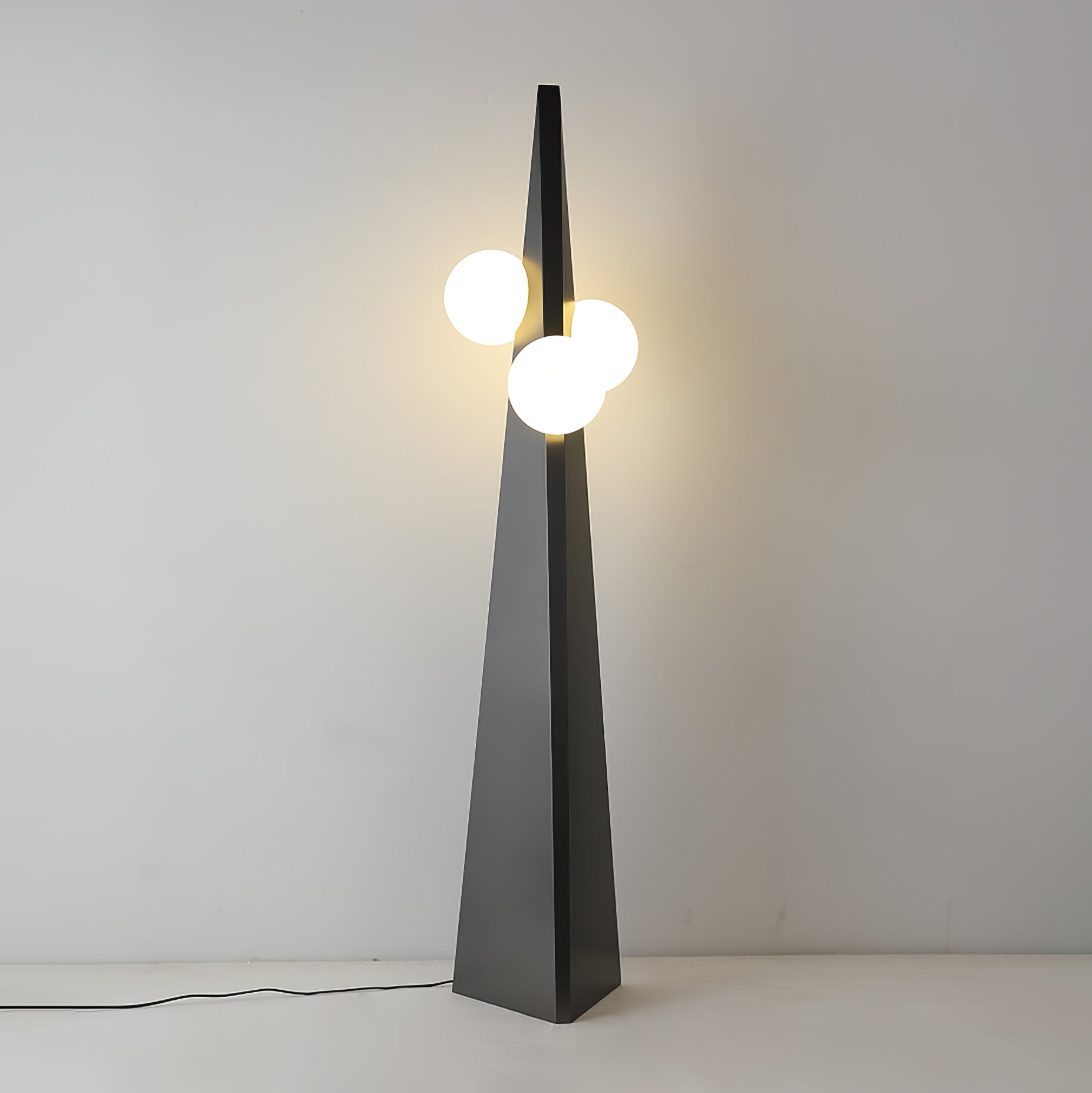 Noir Roy Table Lamp