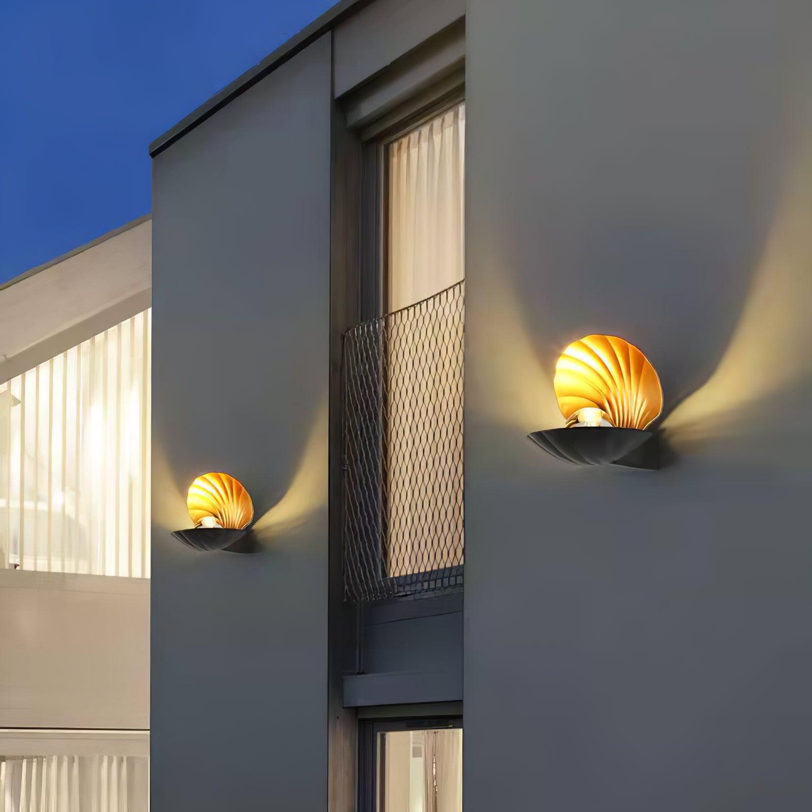 Pearl Clam Wall Light