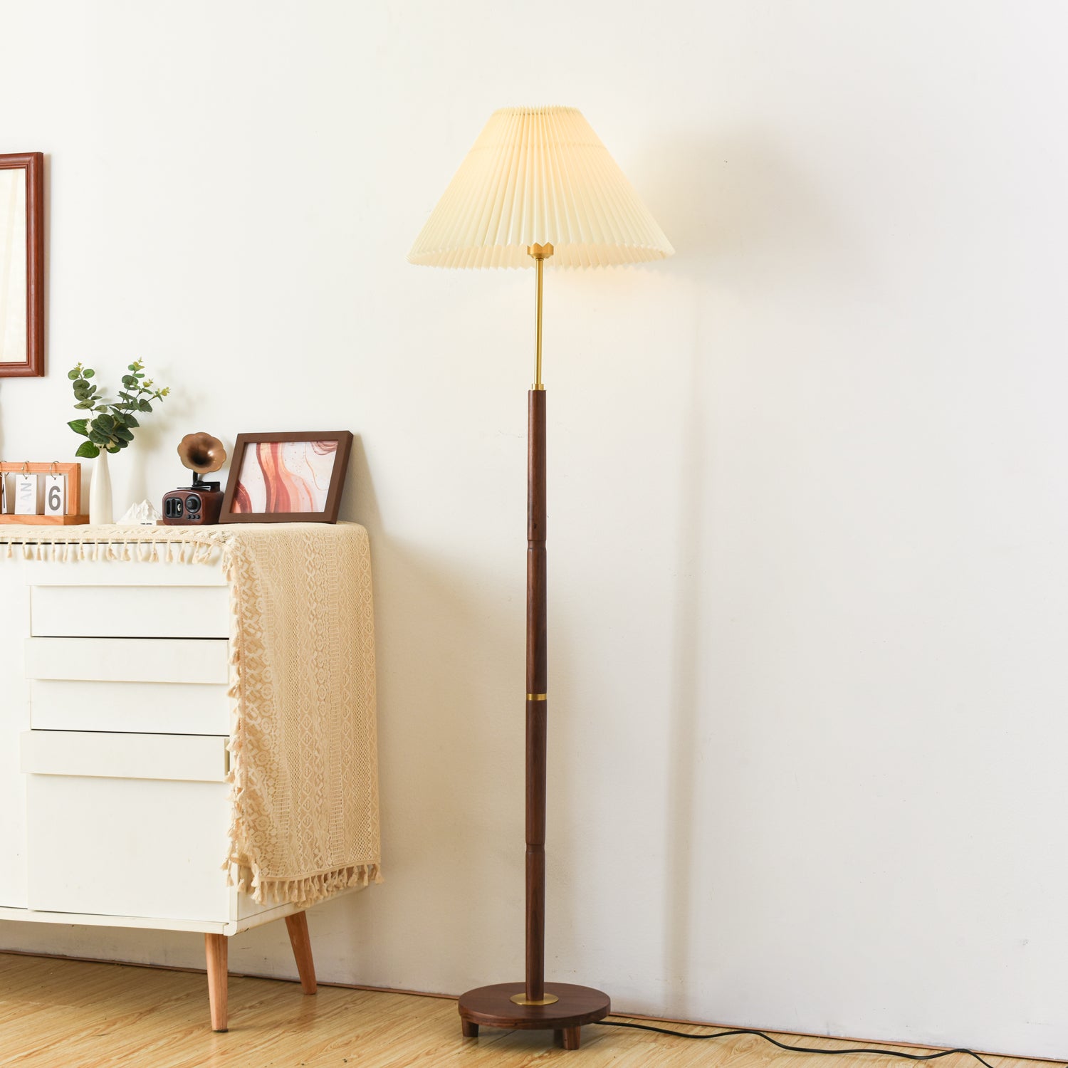 Axya Vintage Pleated Floor Lamp