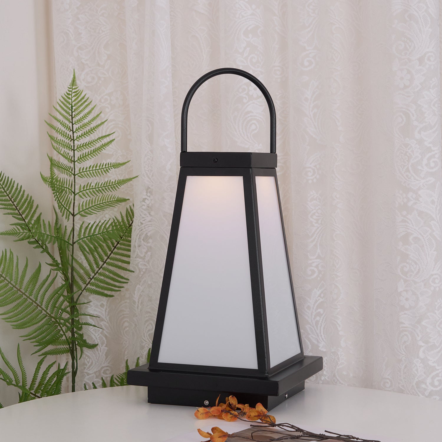 Roam Lantern Solar Outdoor Lamp