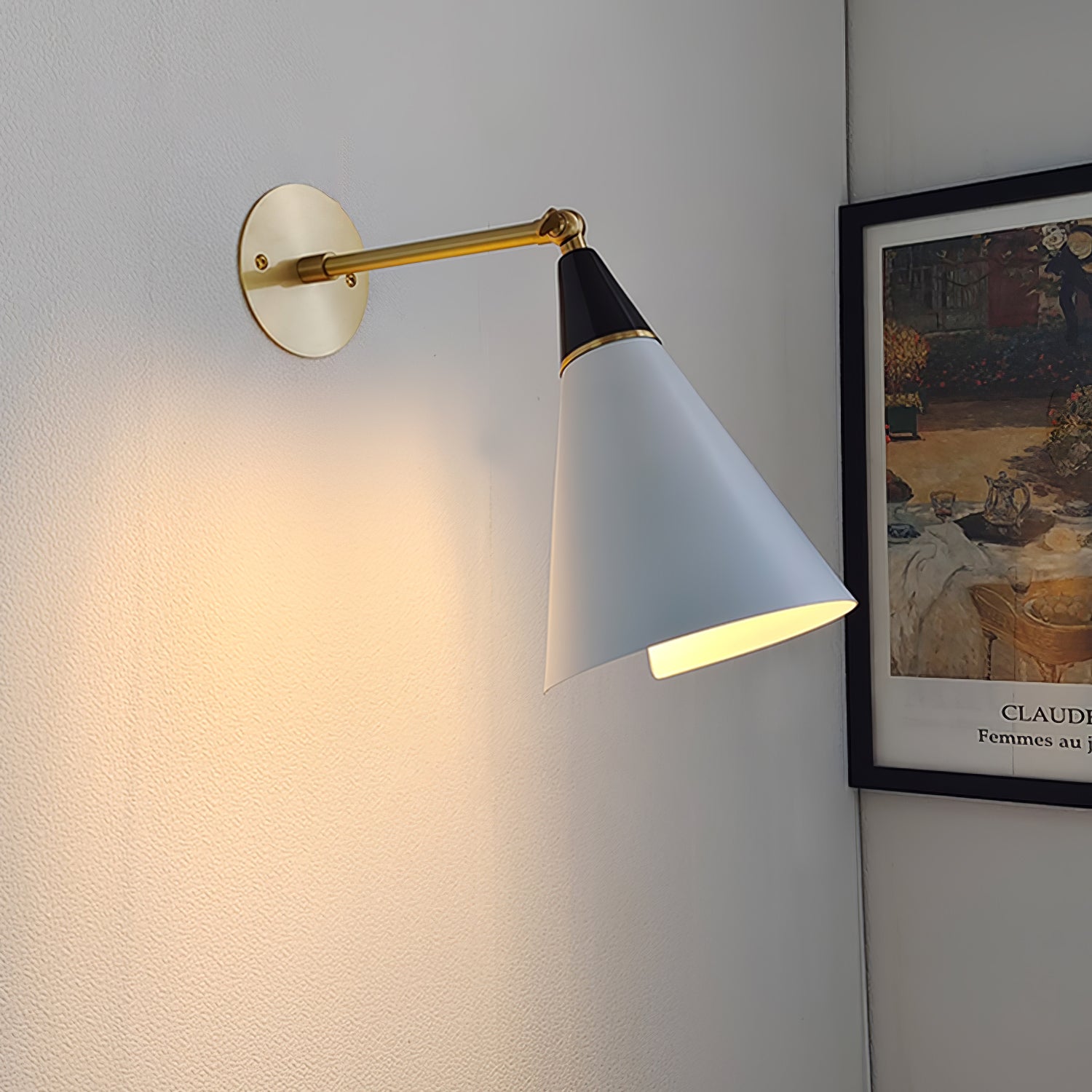 Petite Magari Wall Lamp