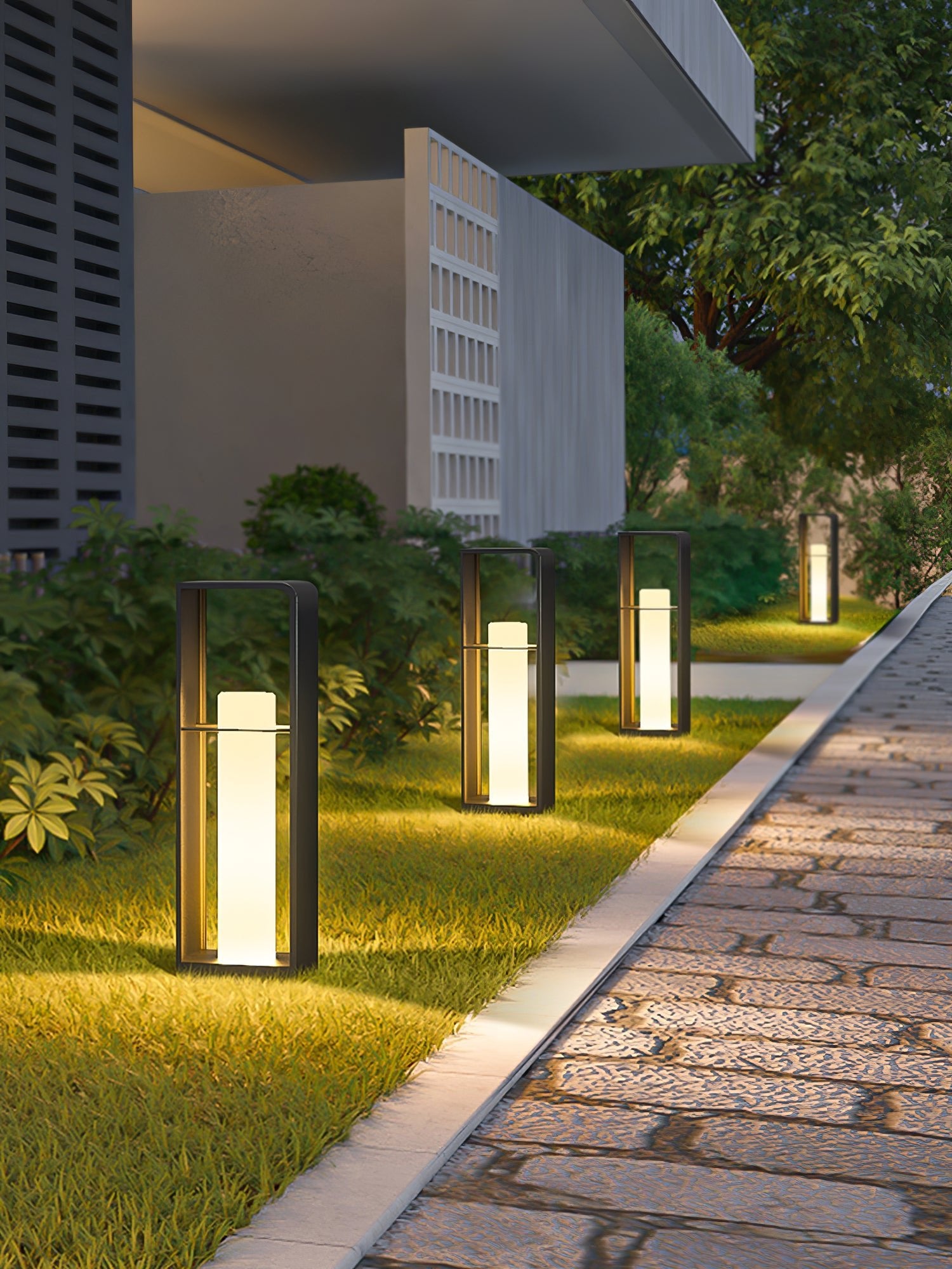 Zephyra Garden Solar Outdoor Light