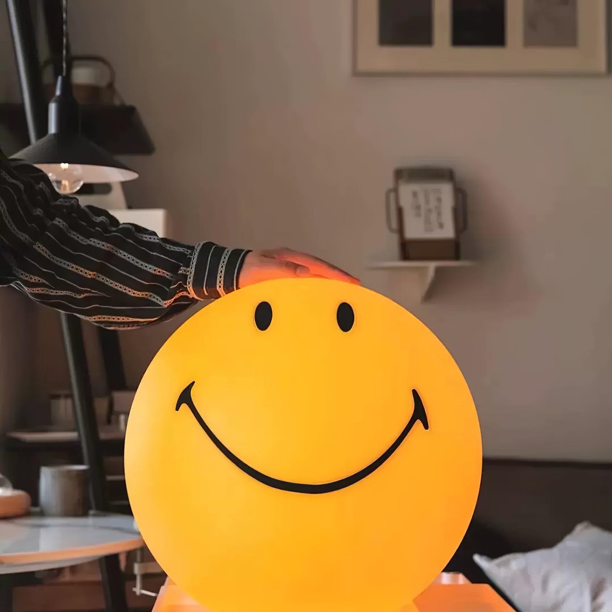 Smiling Table Lamp