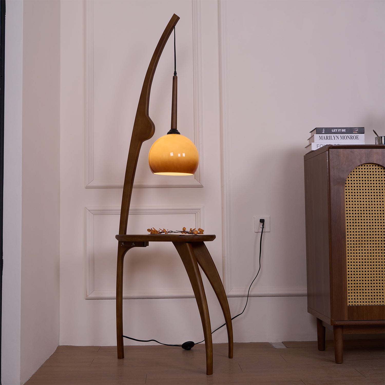 Curved Mantis Arm Floor Lamp