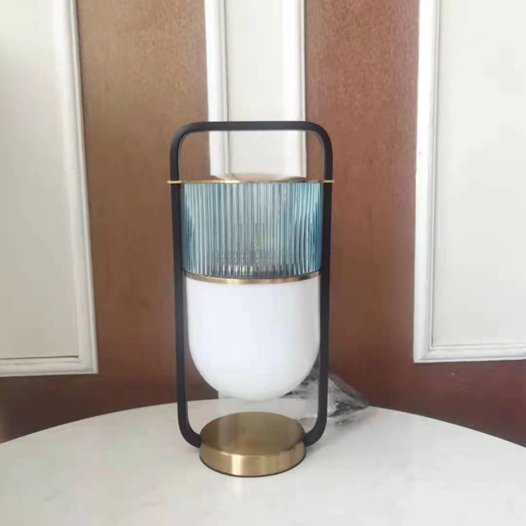 Xi Table Lamp