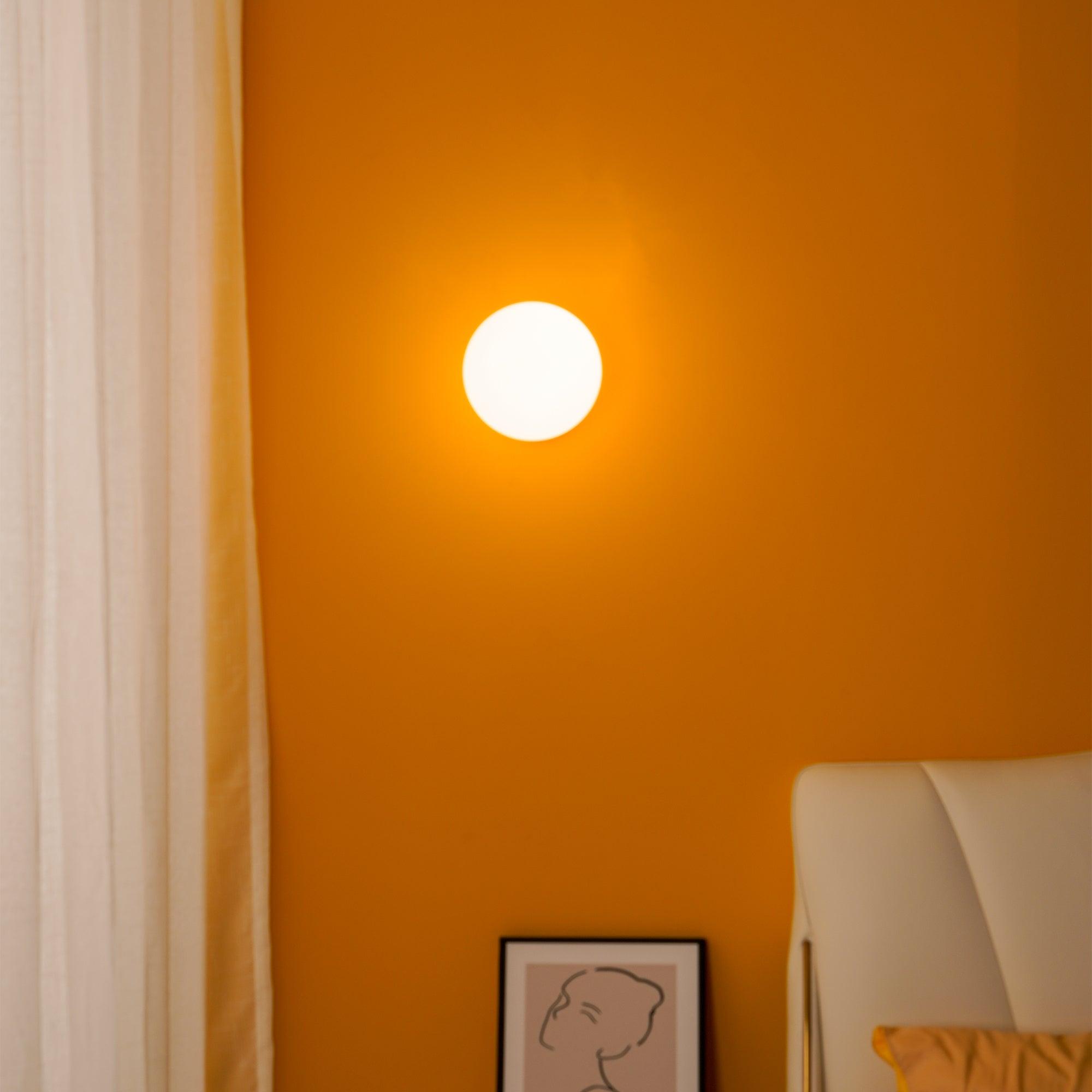 Tip of The Tongue Wall Lamp