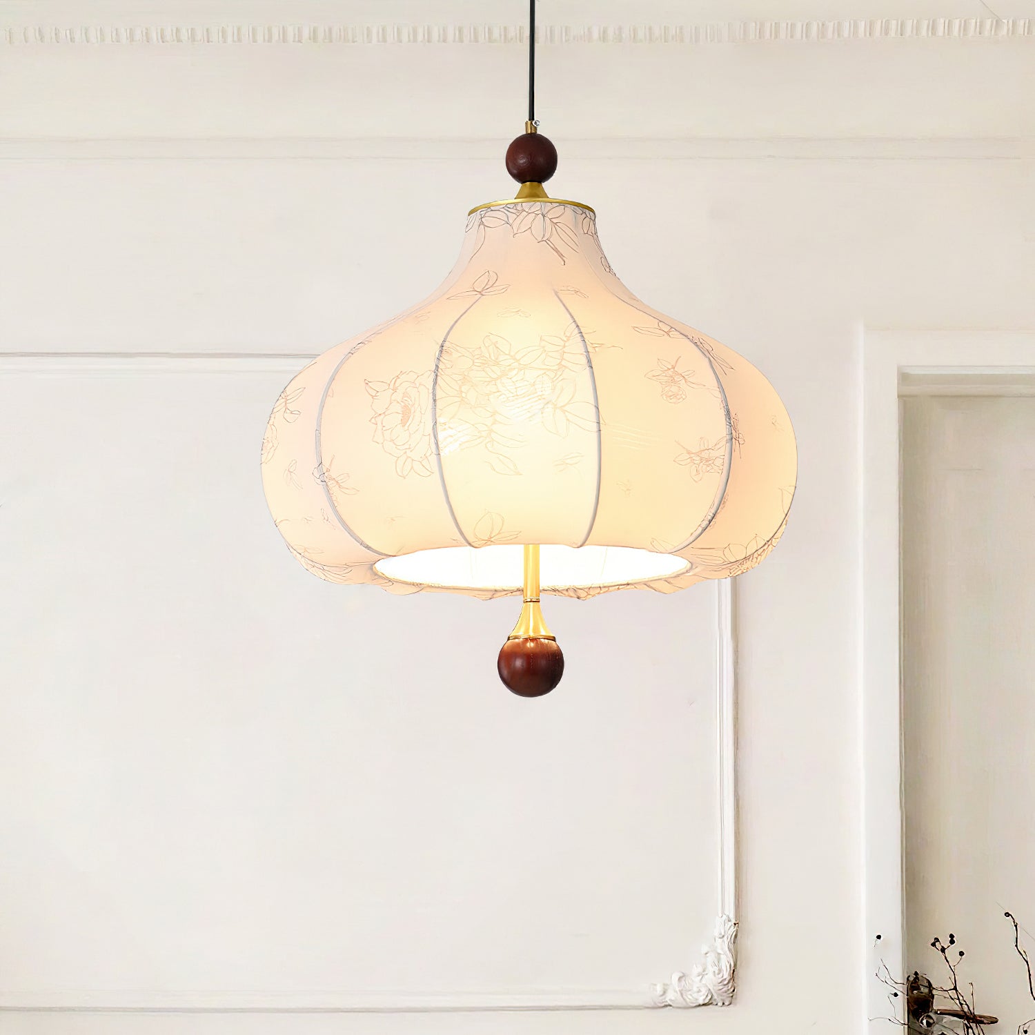 Chestnut Bloom Pendant Lamp