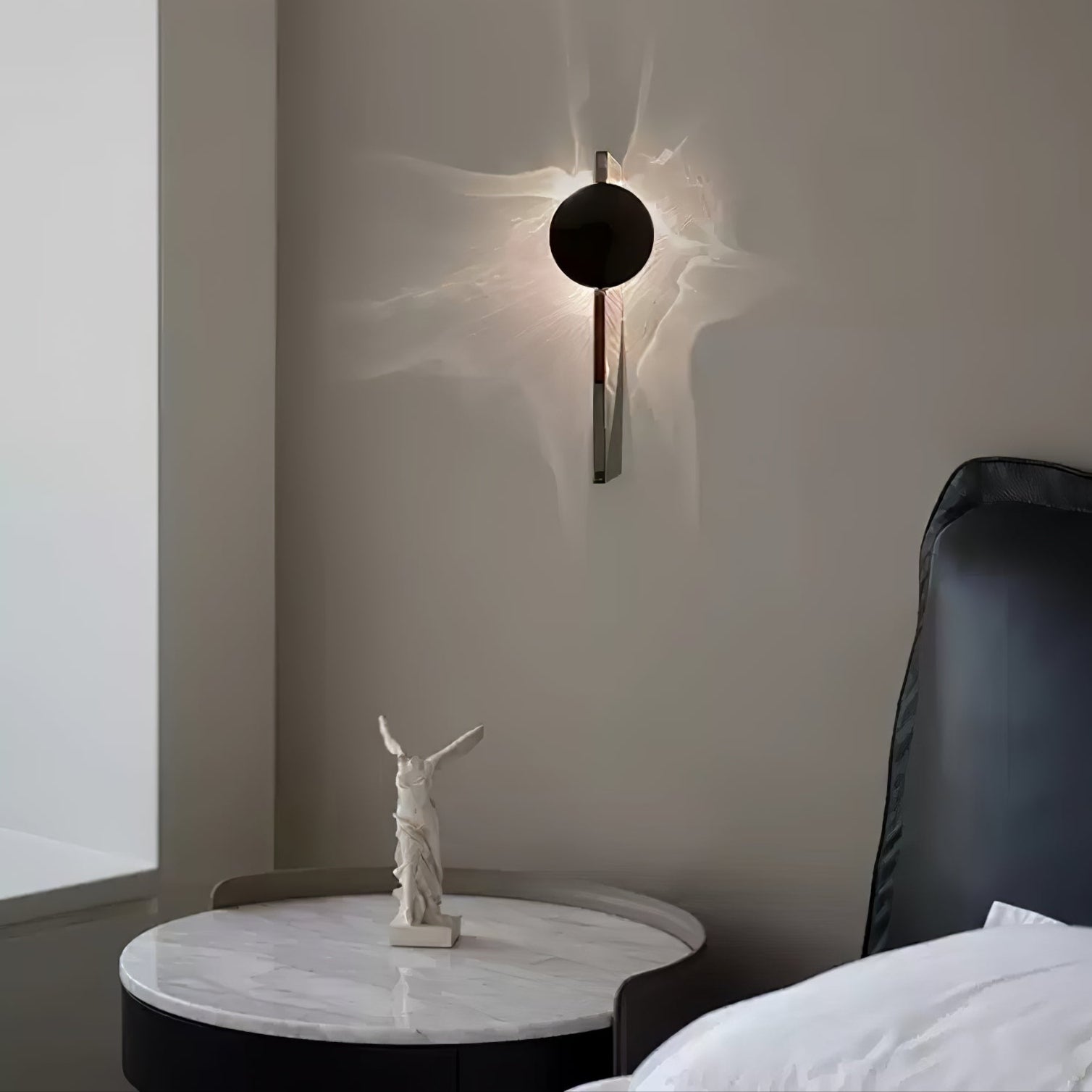 Creative Light And Shadow Wall Lamp