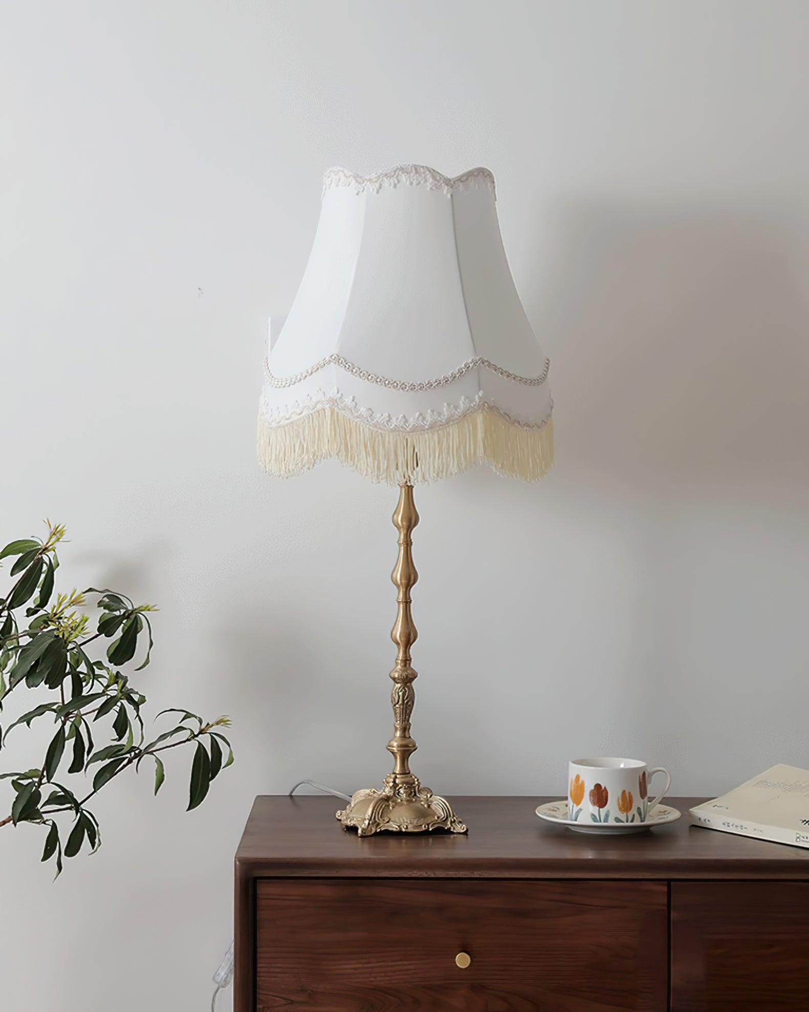 Pantalla Table Lamp