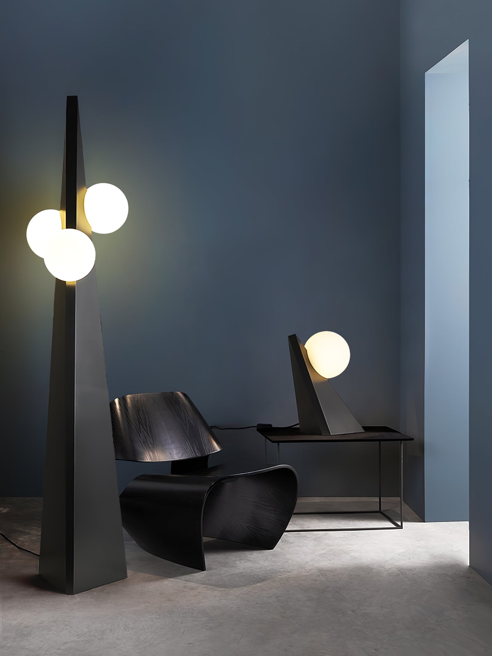 Noir Roy Floor Lamp