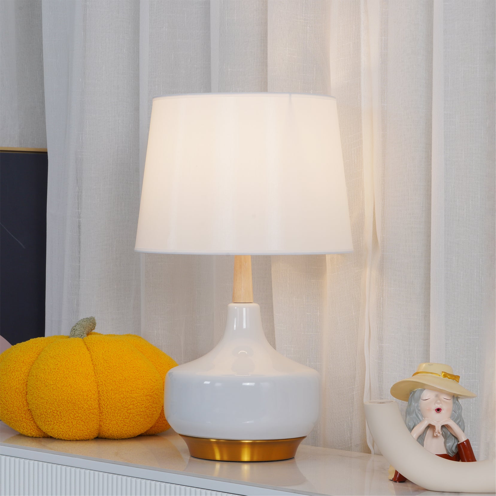 Hilo Table Lamp