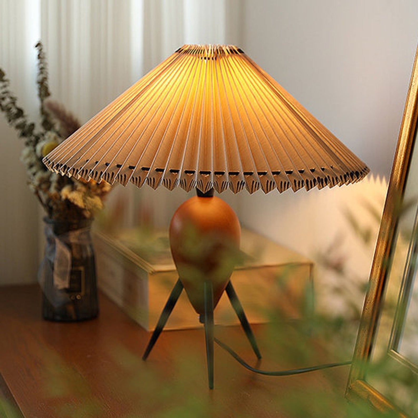 Mian Table Lamp