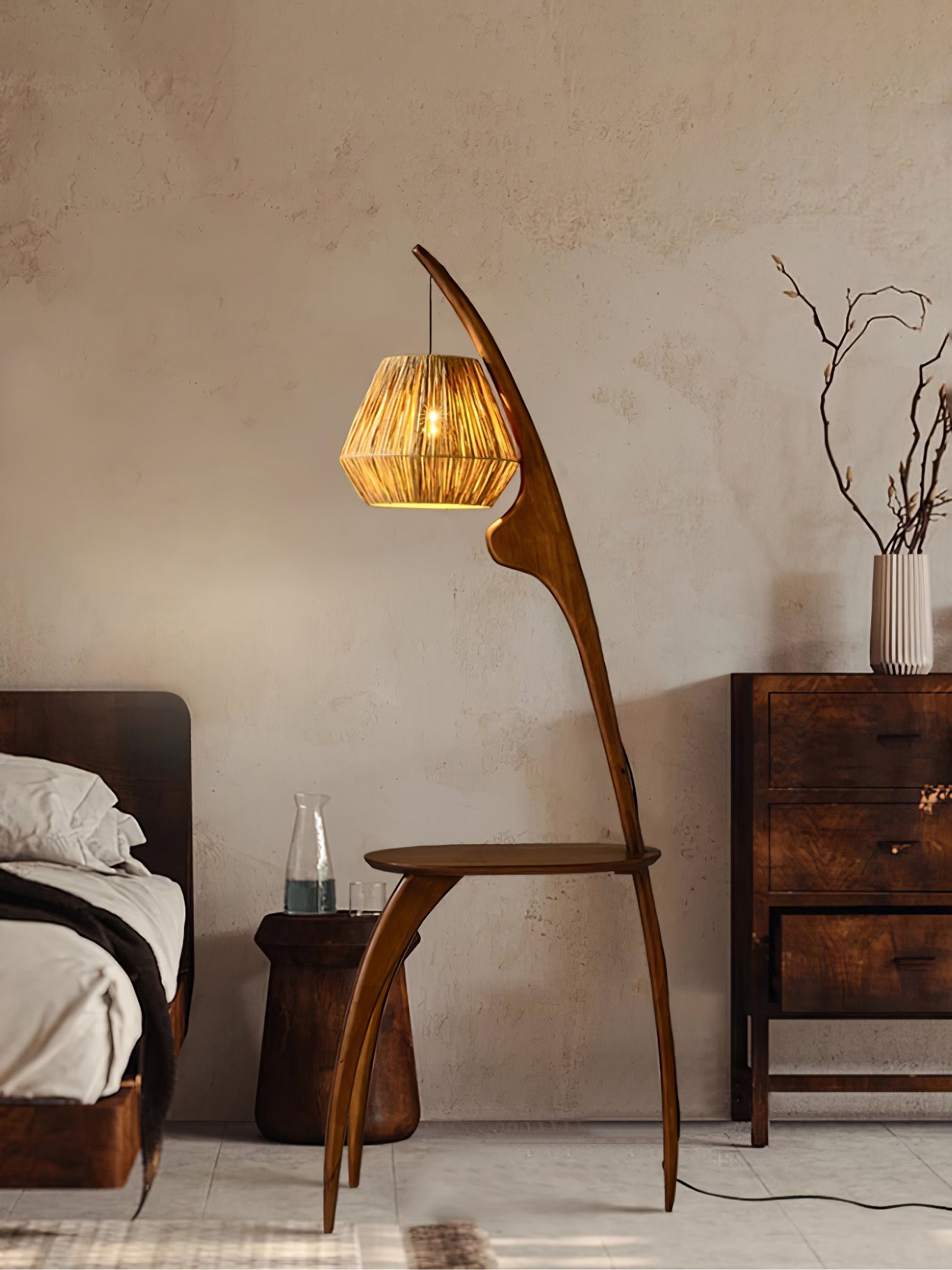 Curved Mantis Arm Floor Lamp