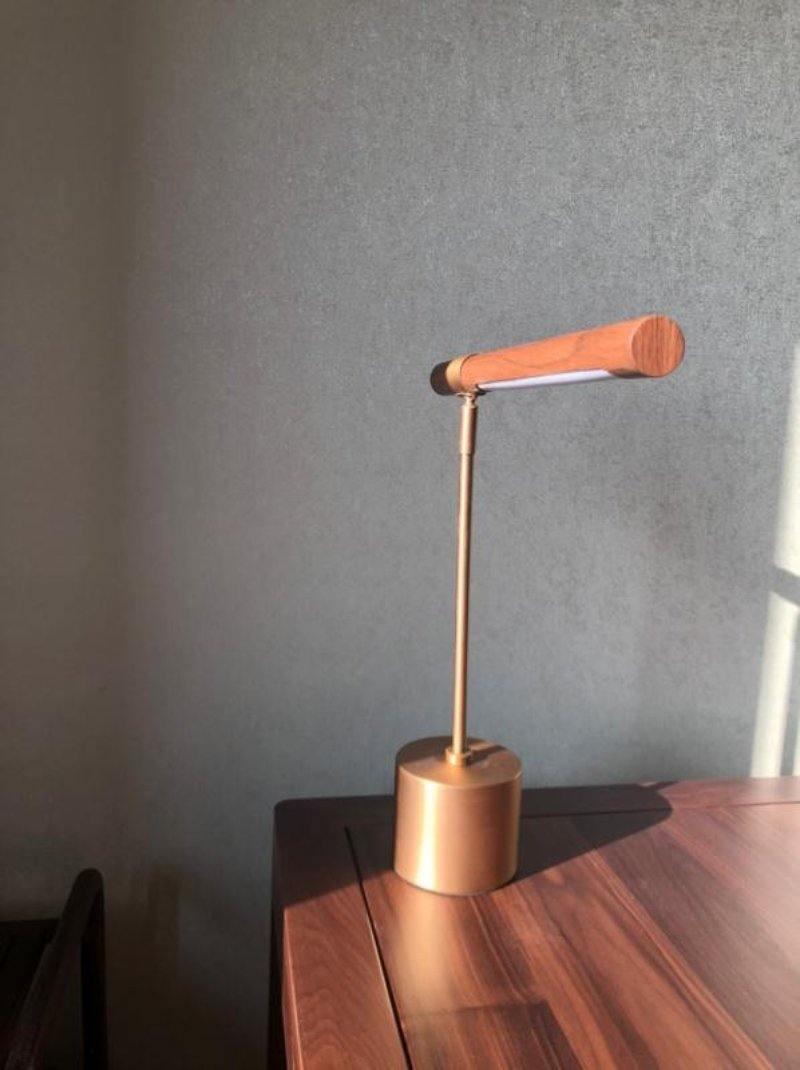 Linear Table Lamp