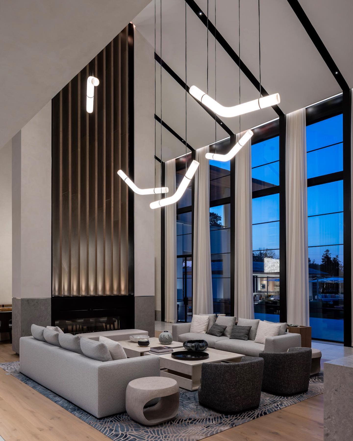 Streamlined Pendant Lamp