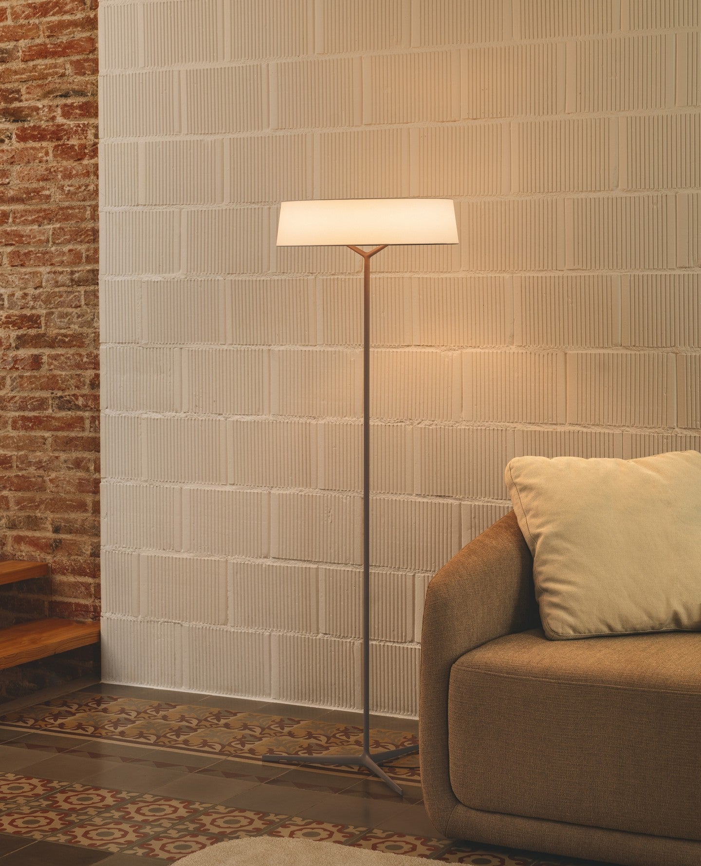 Dama Floor Lamp