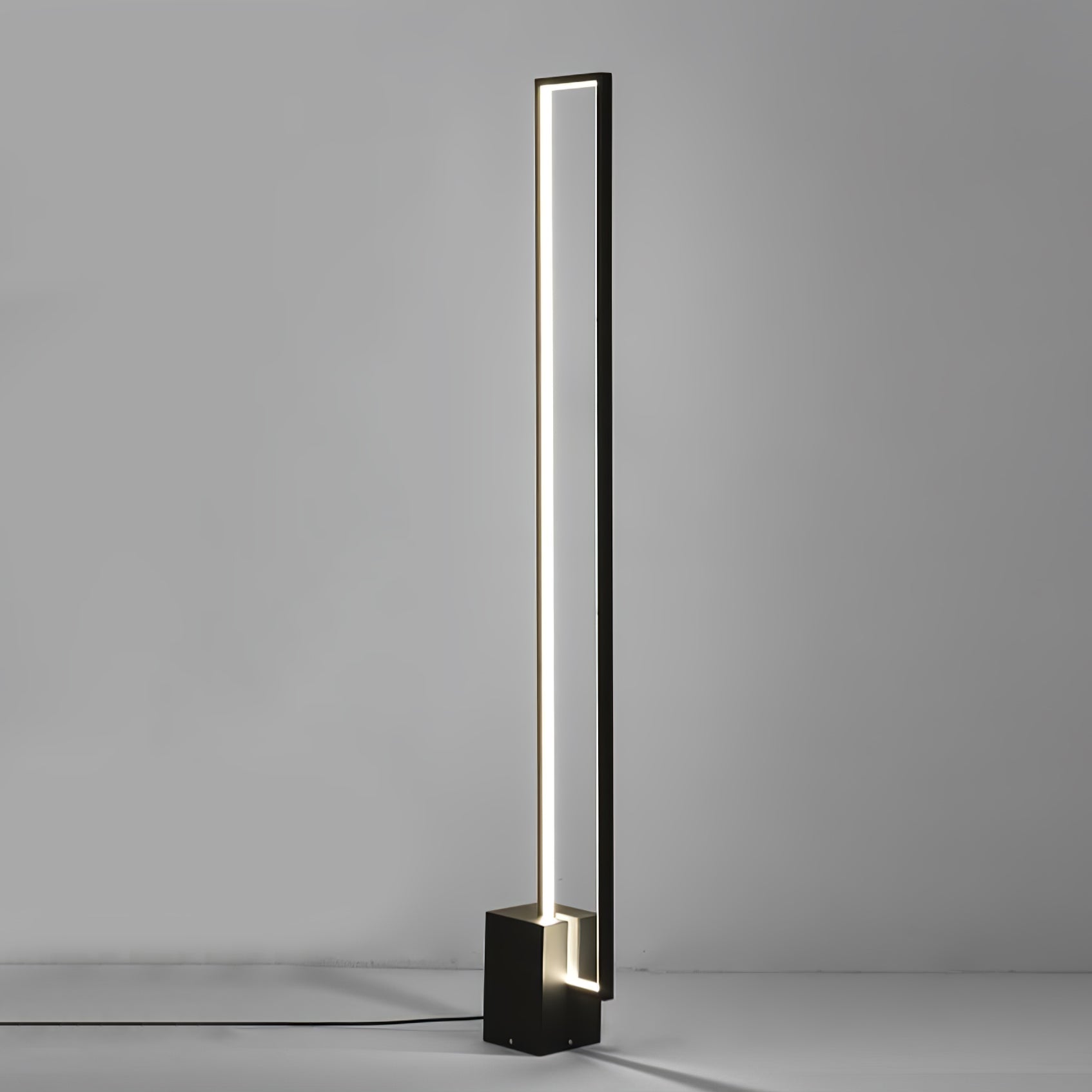 Edge Floor Lamp