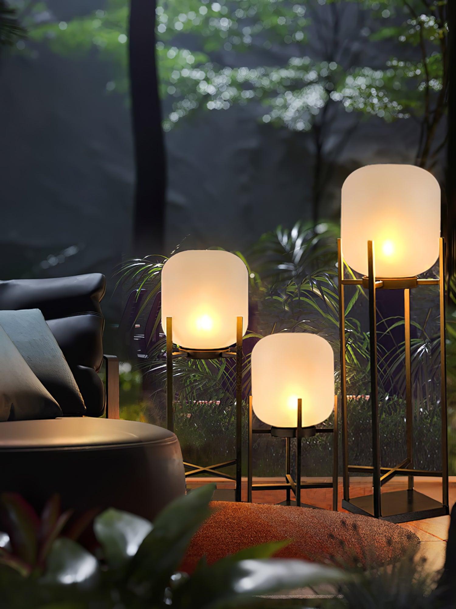 Lantern Outdoor Solar Floor Lamp