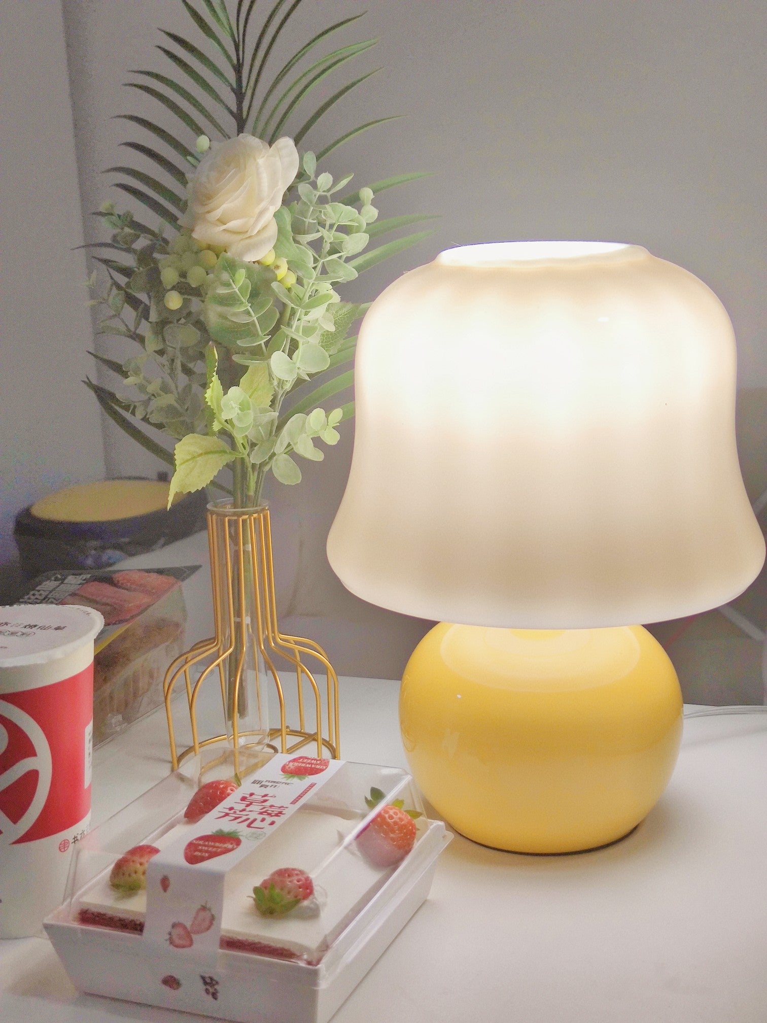 Creamy Mushroom Table Lamp