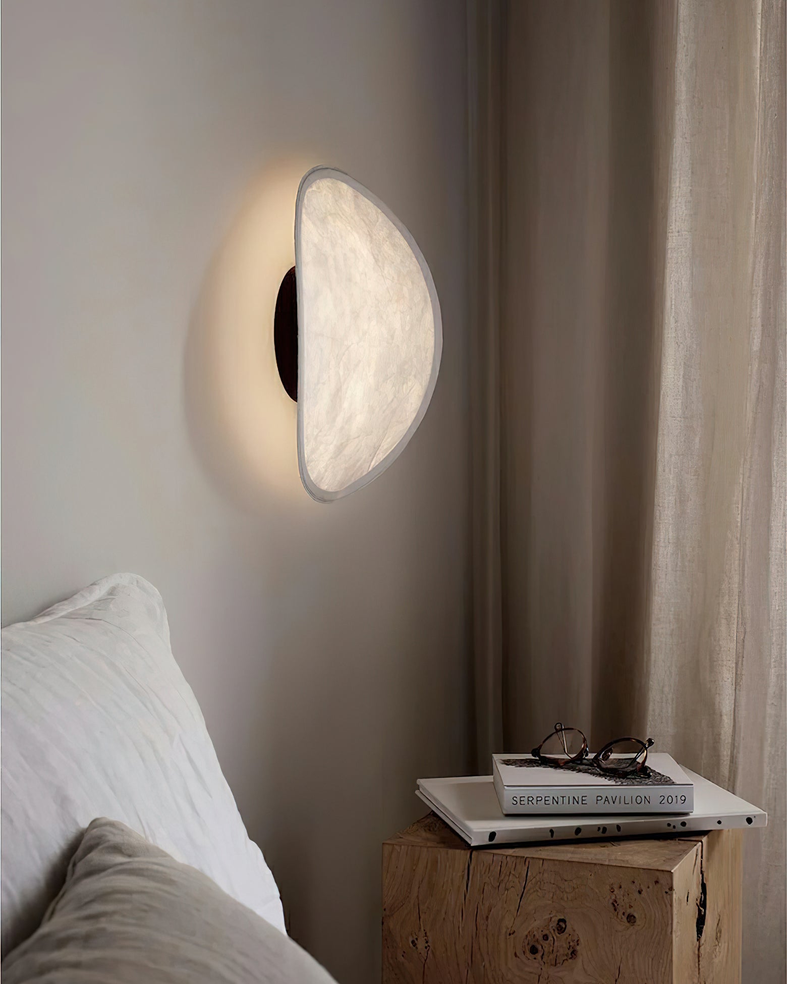 Tense Wall Lamp