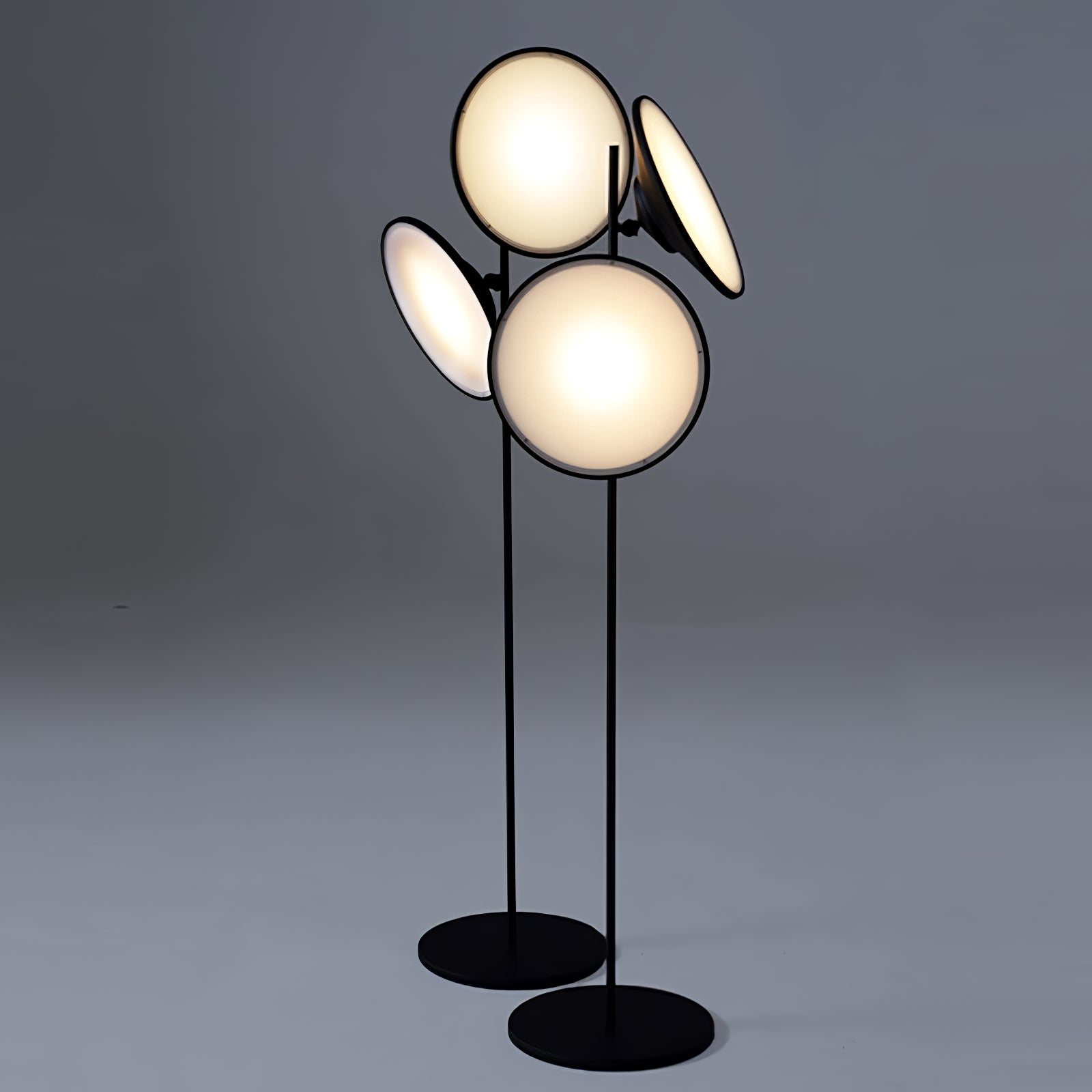 Bulat Floor Lamp