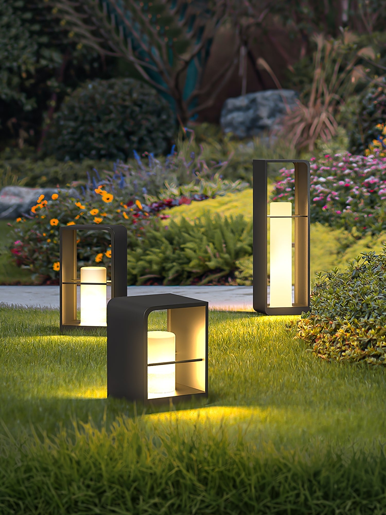 Zephyra Garden Solar Outdoor Light