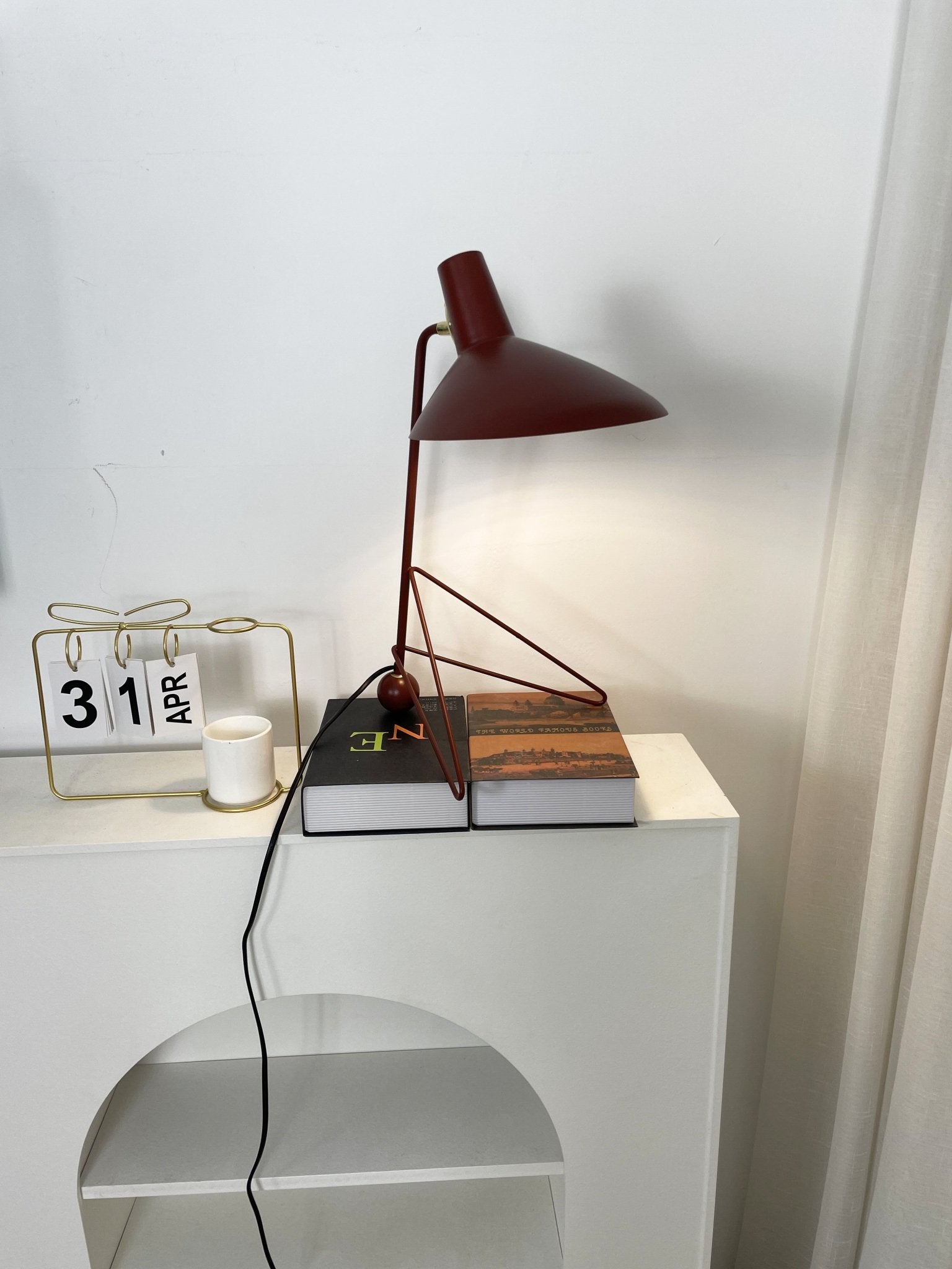 Svelte Noir Table Lamp