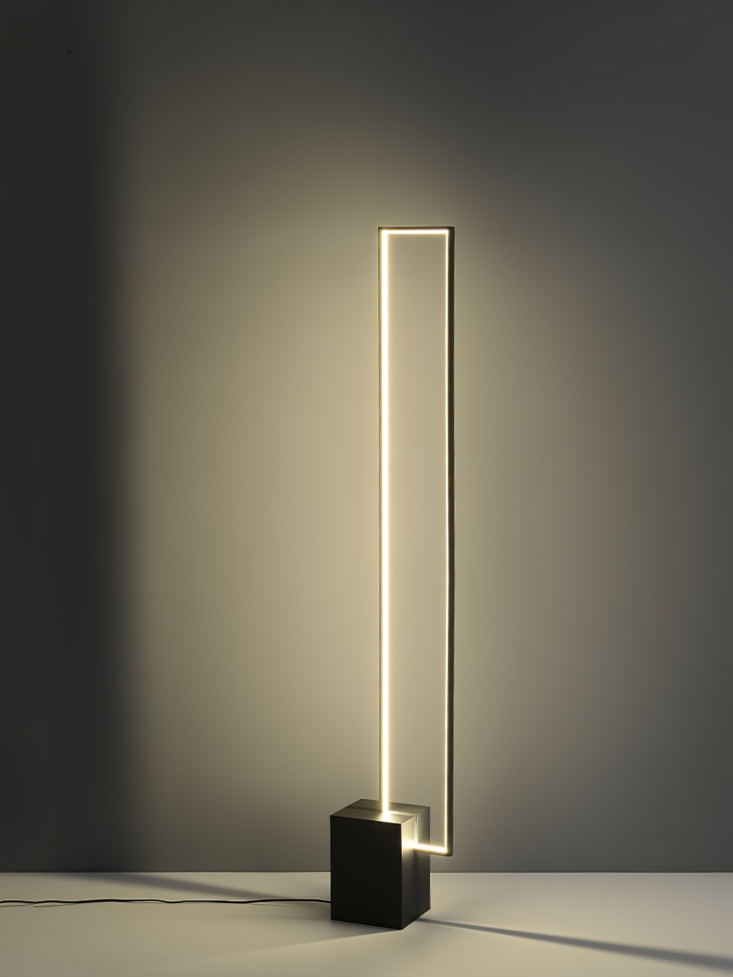 Edge Floor Lamp