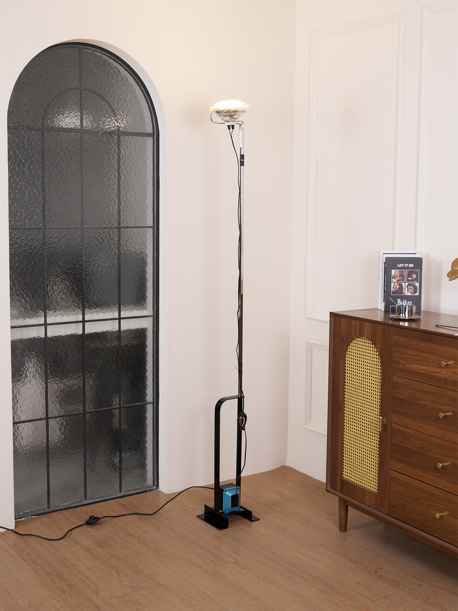 Toio Floor Lamp