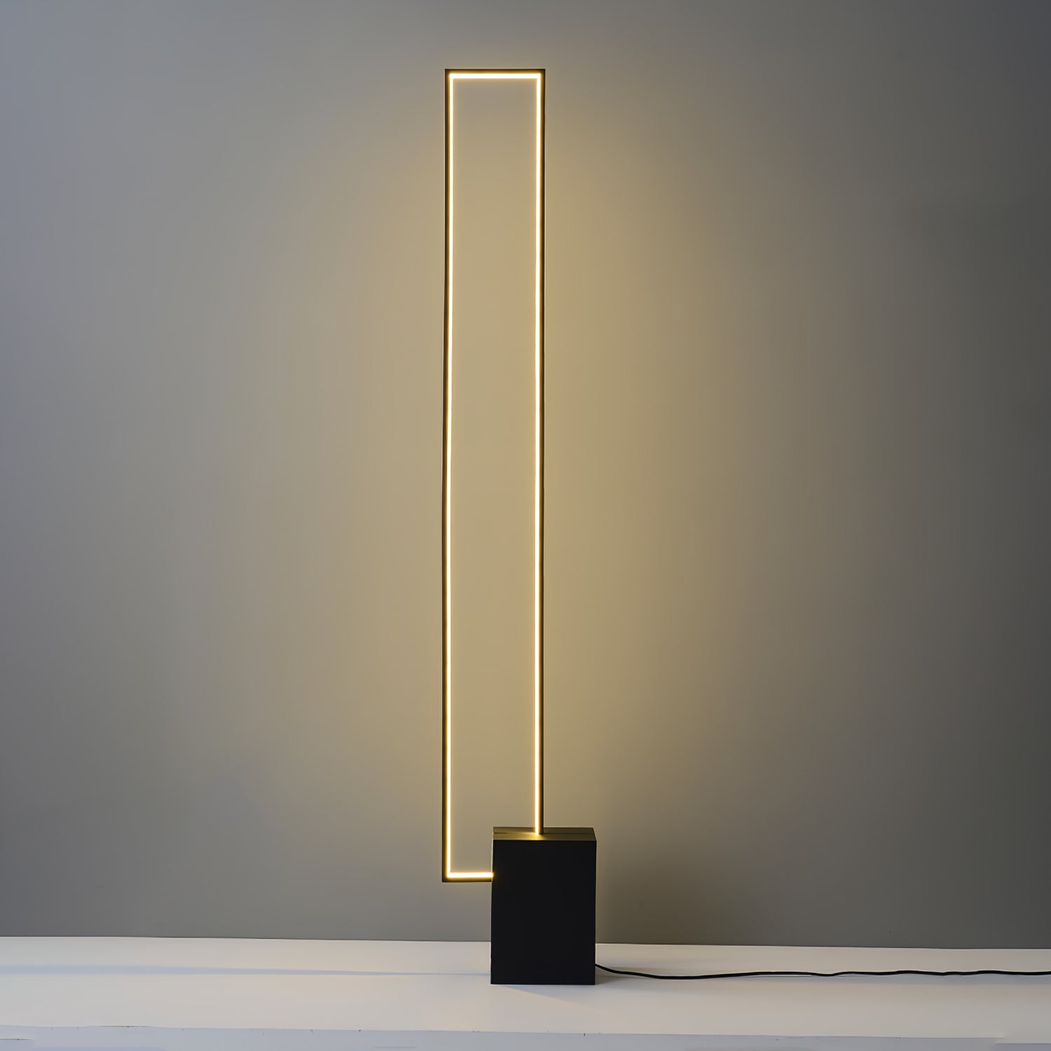 Edge Floor Lamp