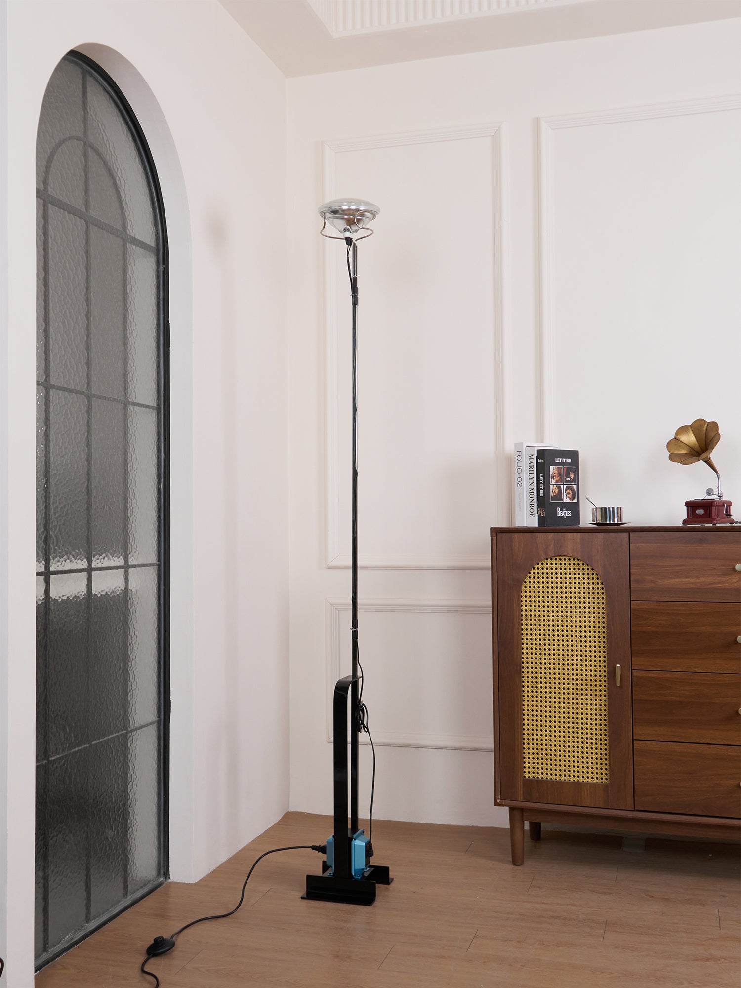 Toio Floor Lamp