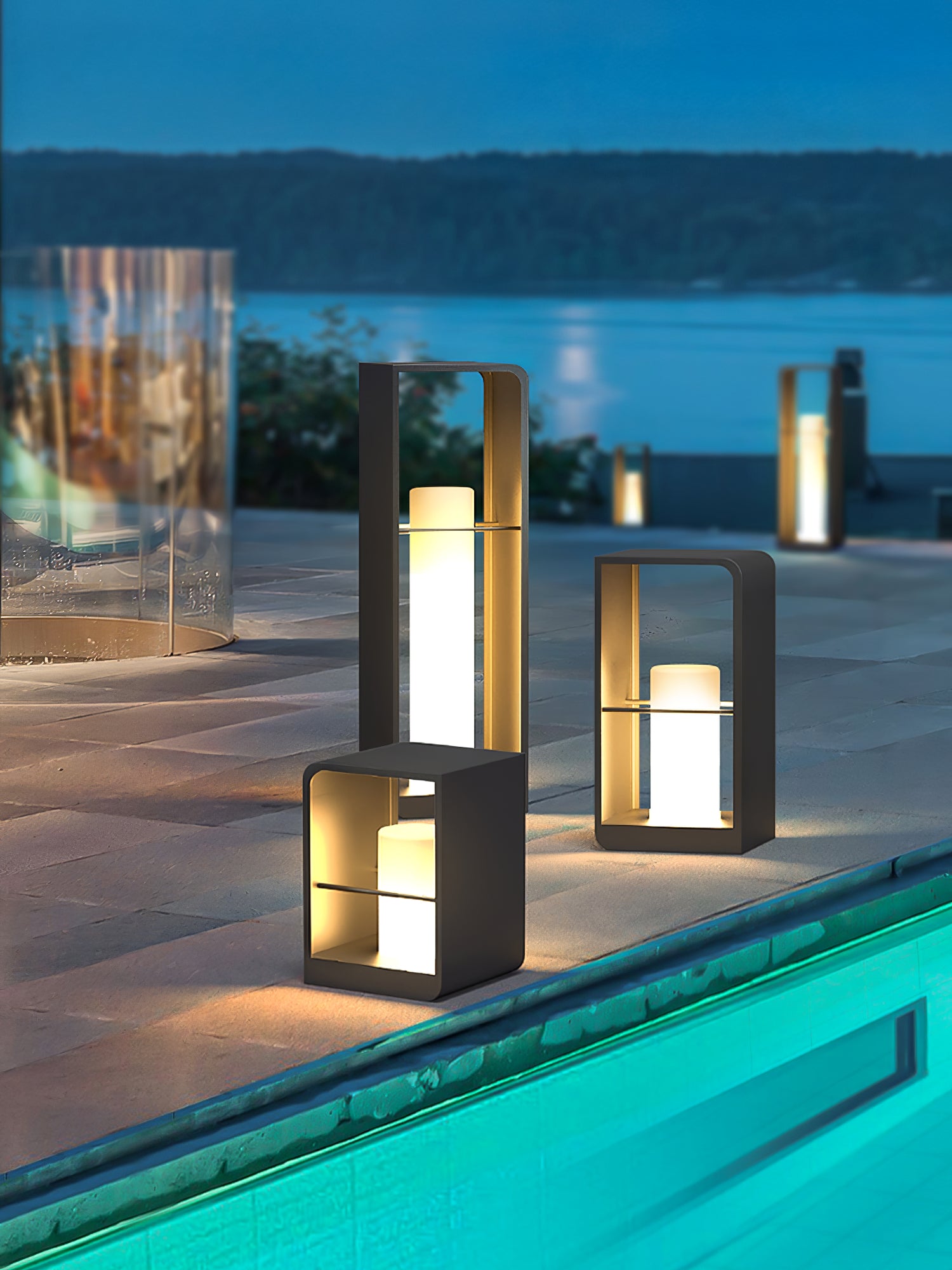 Zephyra Garden Solar Outdoor Light