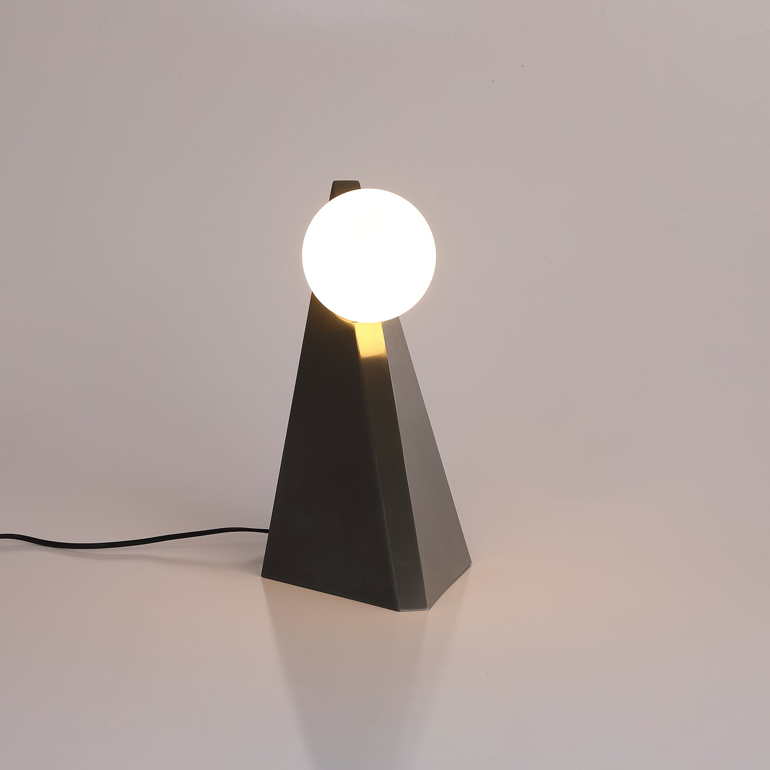 Noir Roy Table Lamp