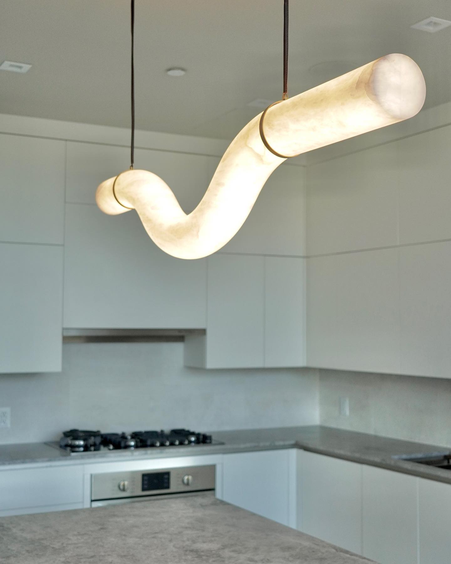 Streamlined Pendant Lamp