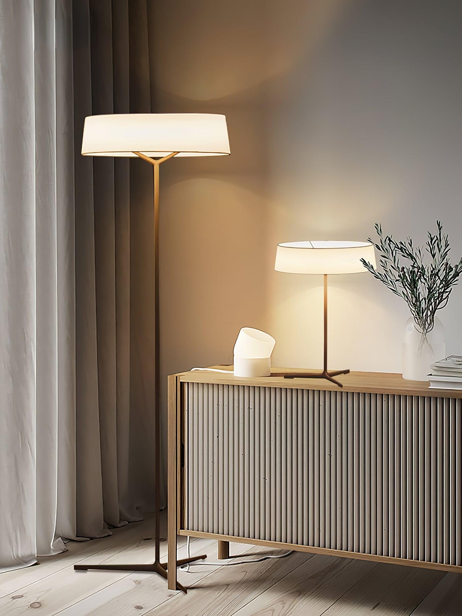 Dama Floor Lamp