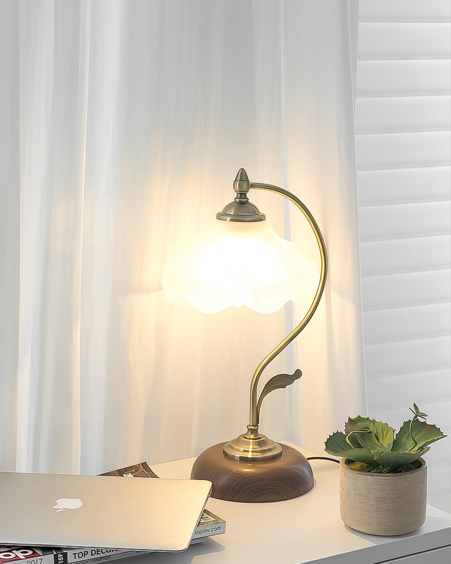 Vintage Laiton Table Lamp