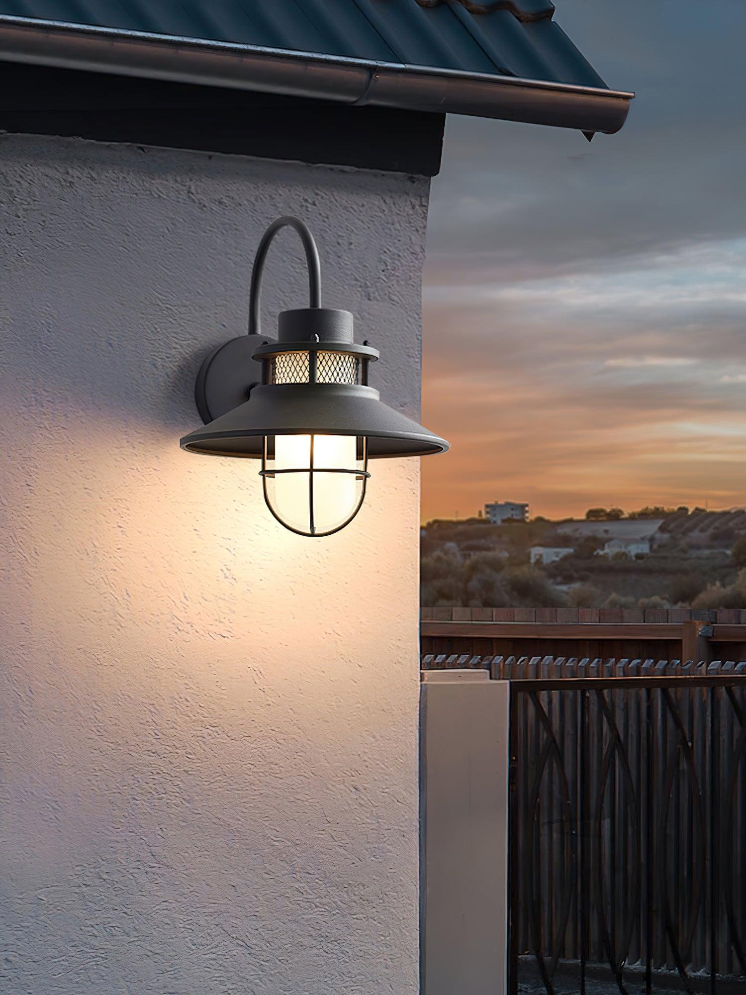 Felix Outdoor Wall Lamp