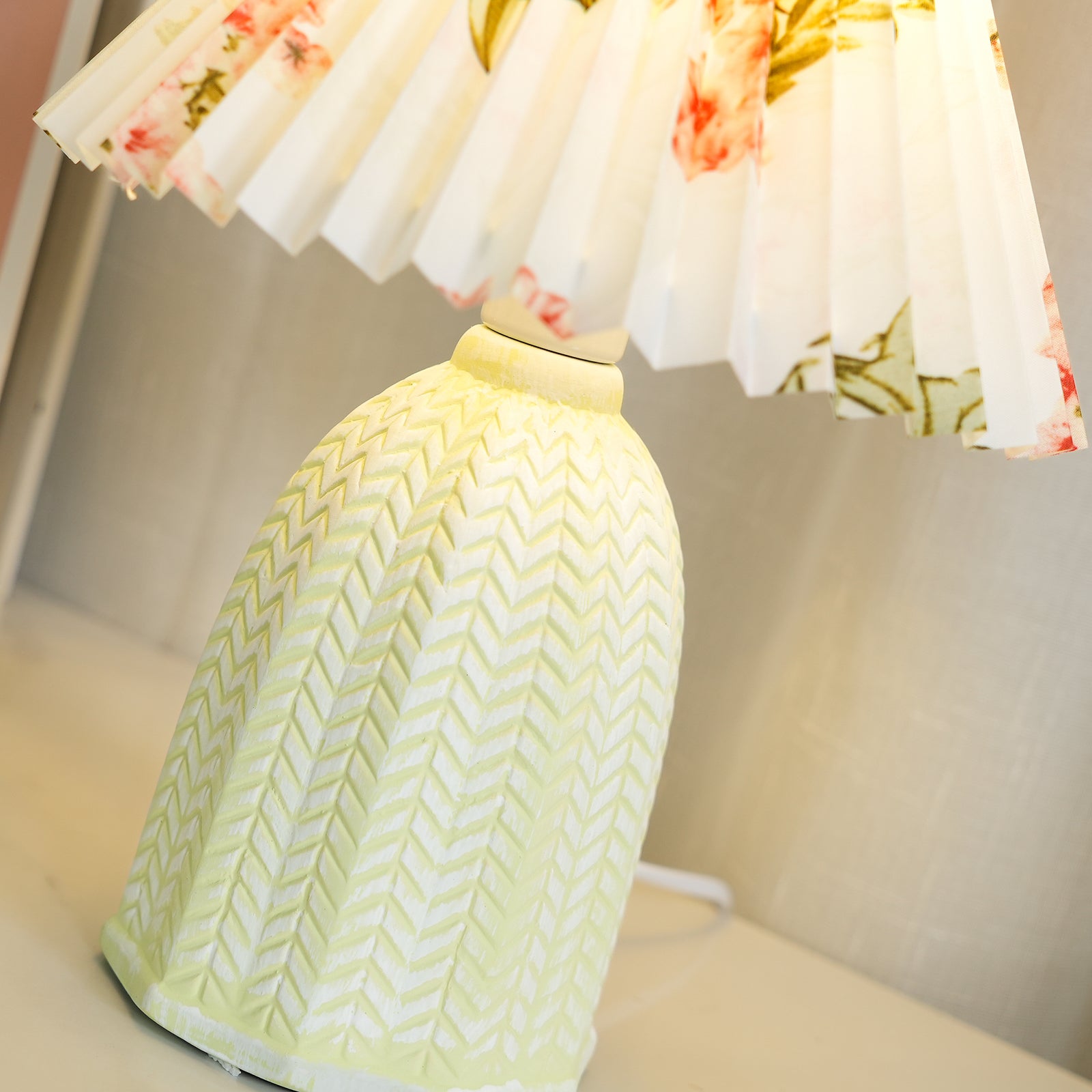 Vintage Pleated Table Lamp