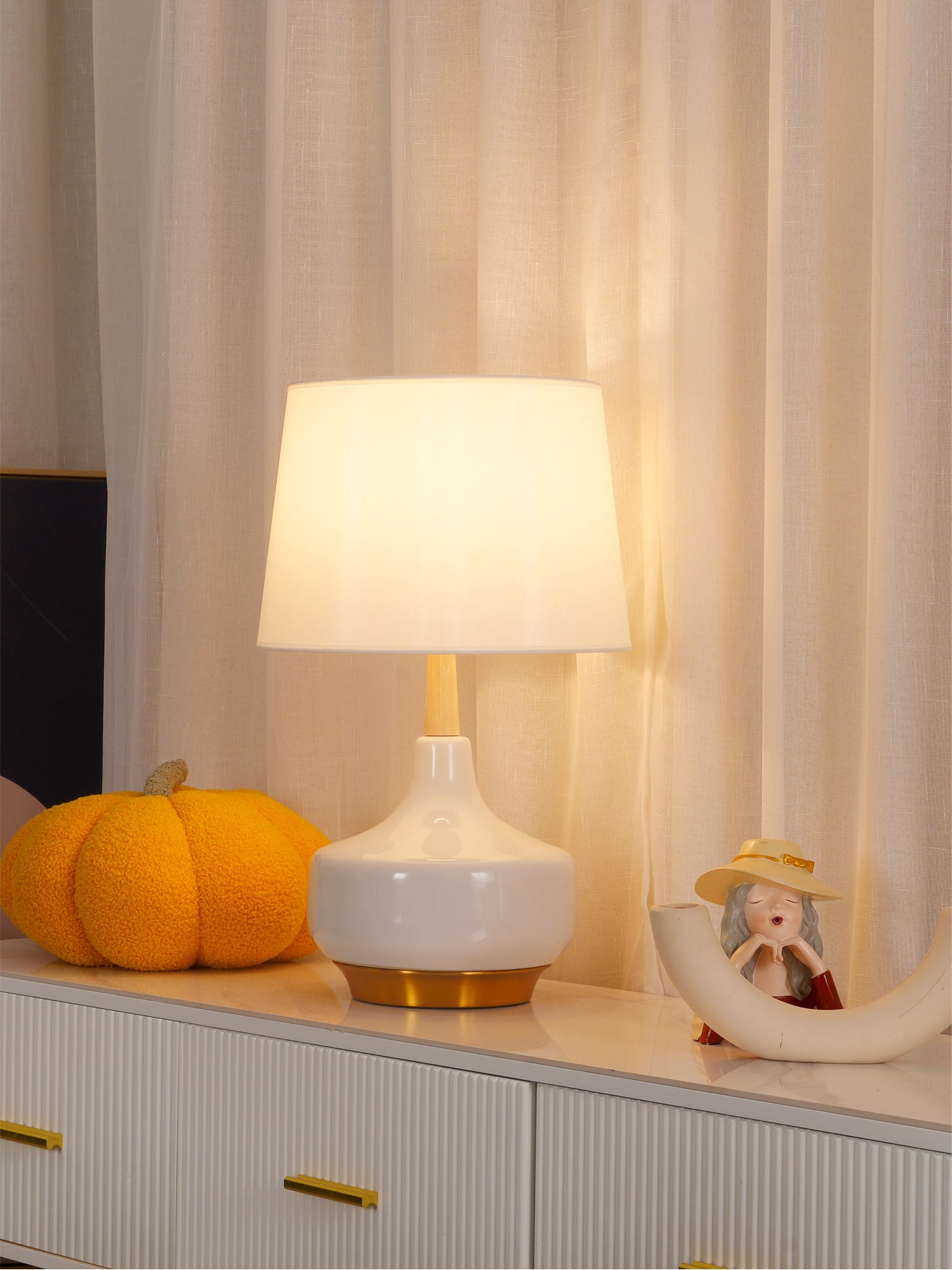 Hilo Table Lamp