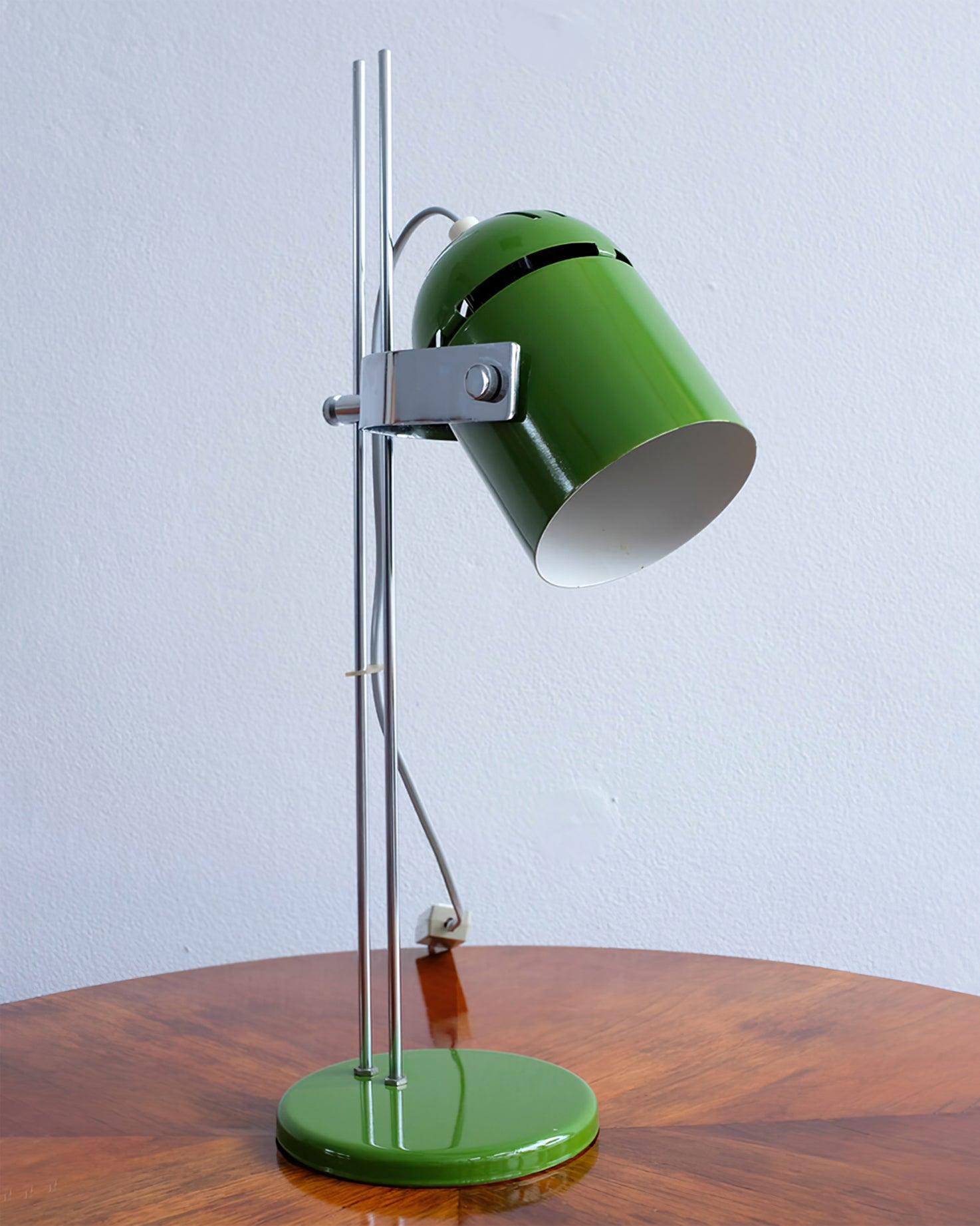 Adjusta Liftable Desk Lamp