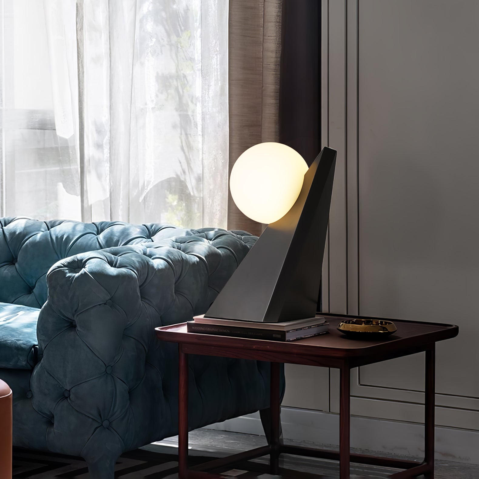 Noir Roy Table Lamp