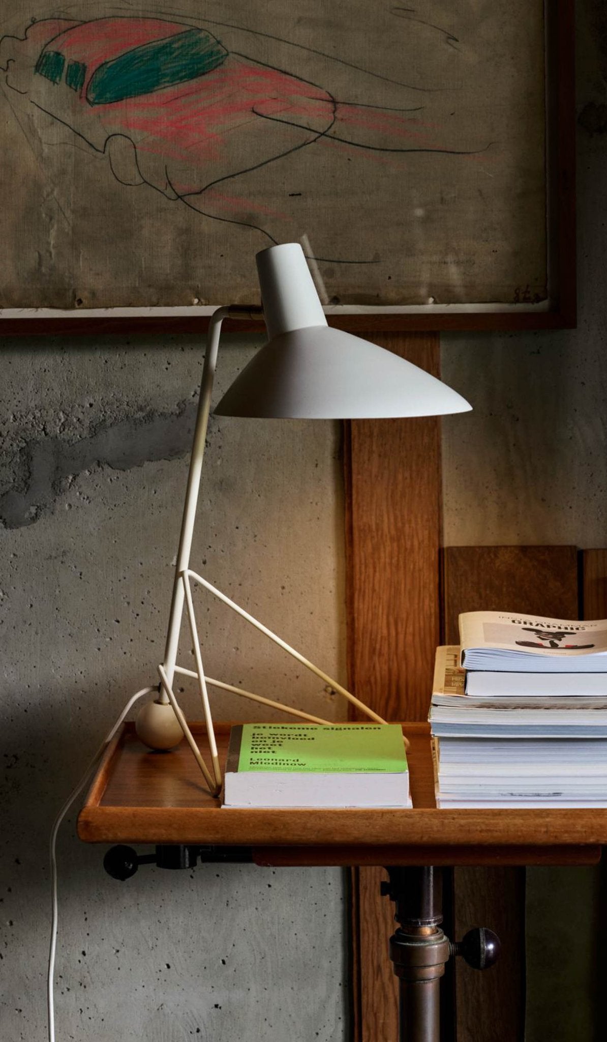 Svelte Noir Table Lamp