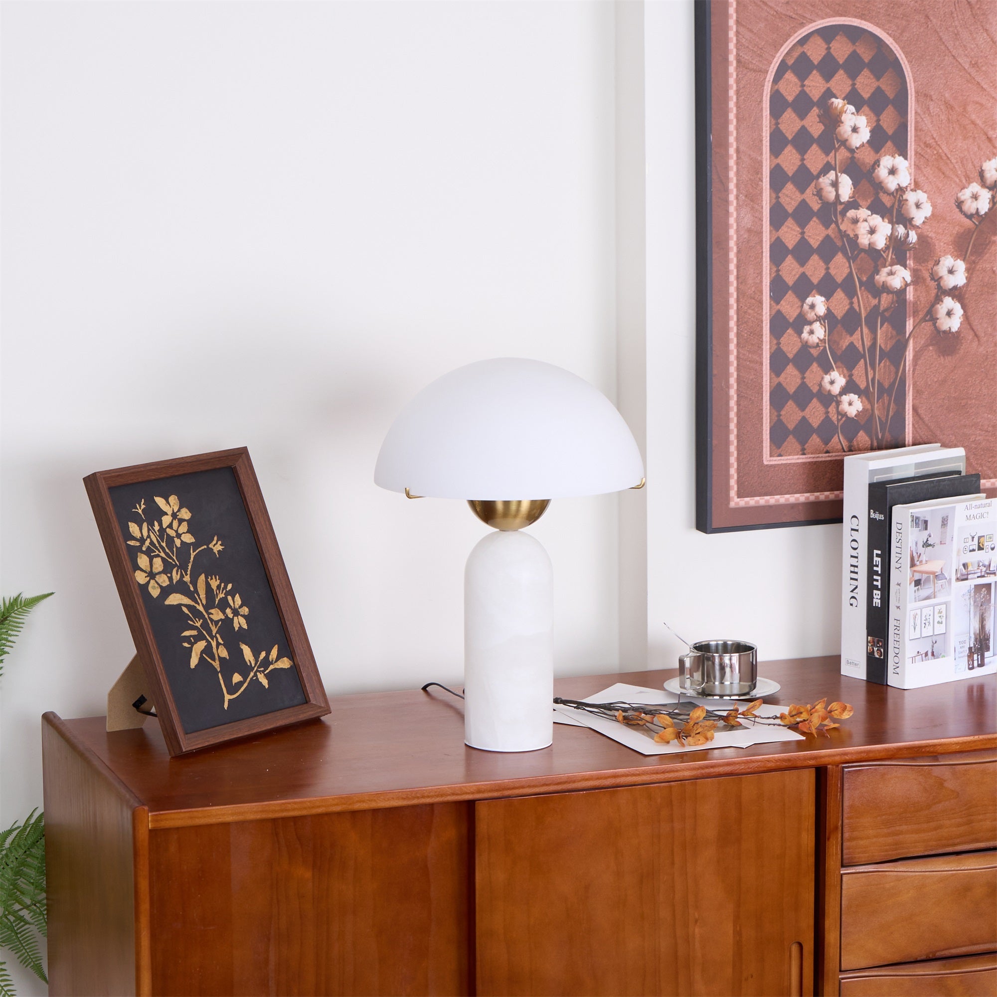 Peono Alabaster Table Lamp