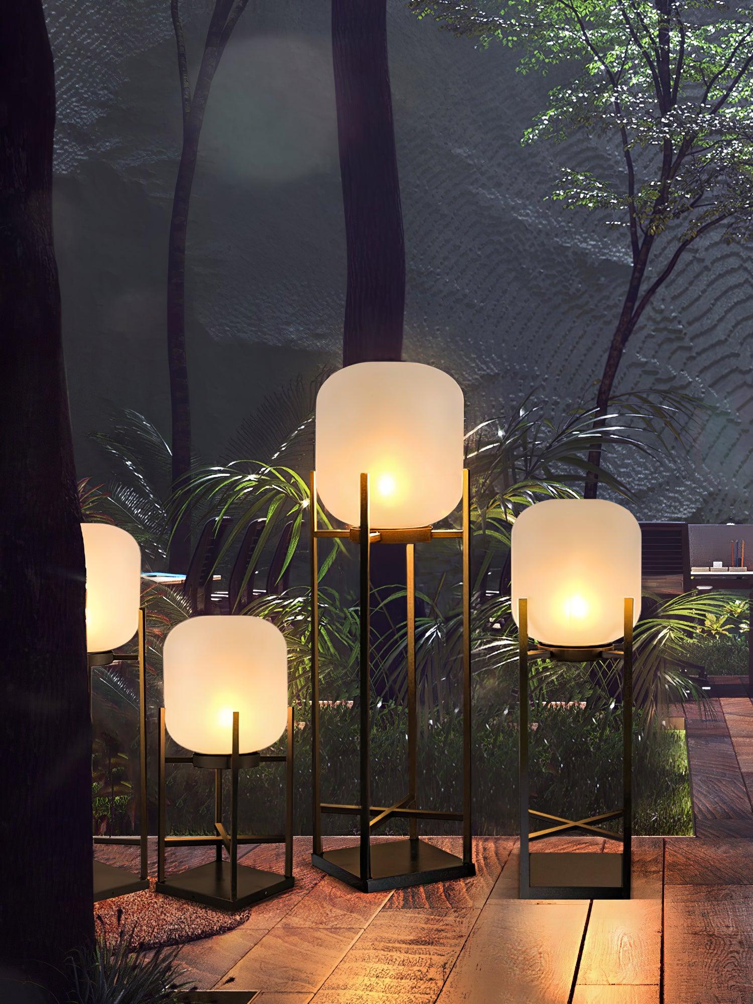 Lantern Outdoor Solar Floor Lamp