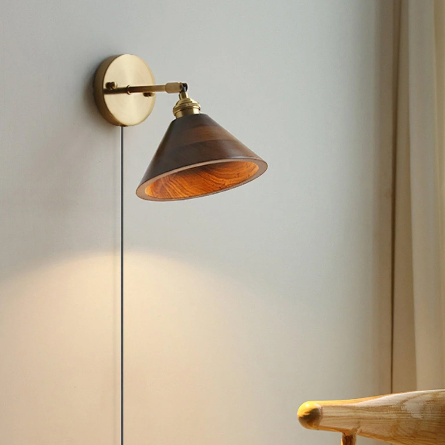 Vintage Wood Plug-in Wall Lamp