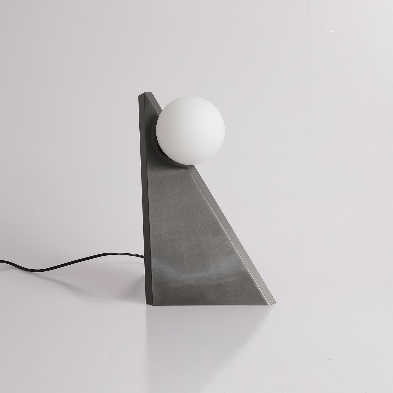 Noir Roy Table Lamp