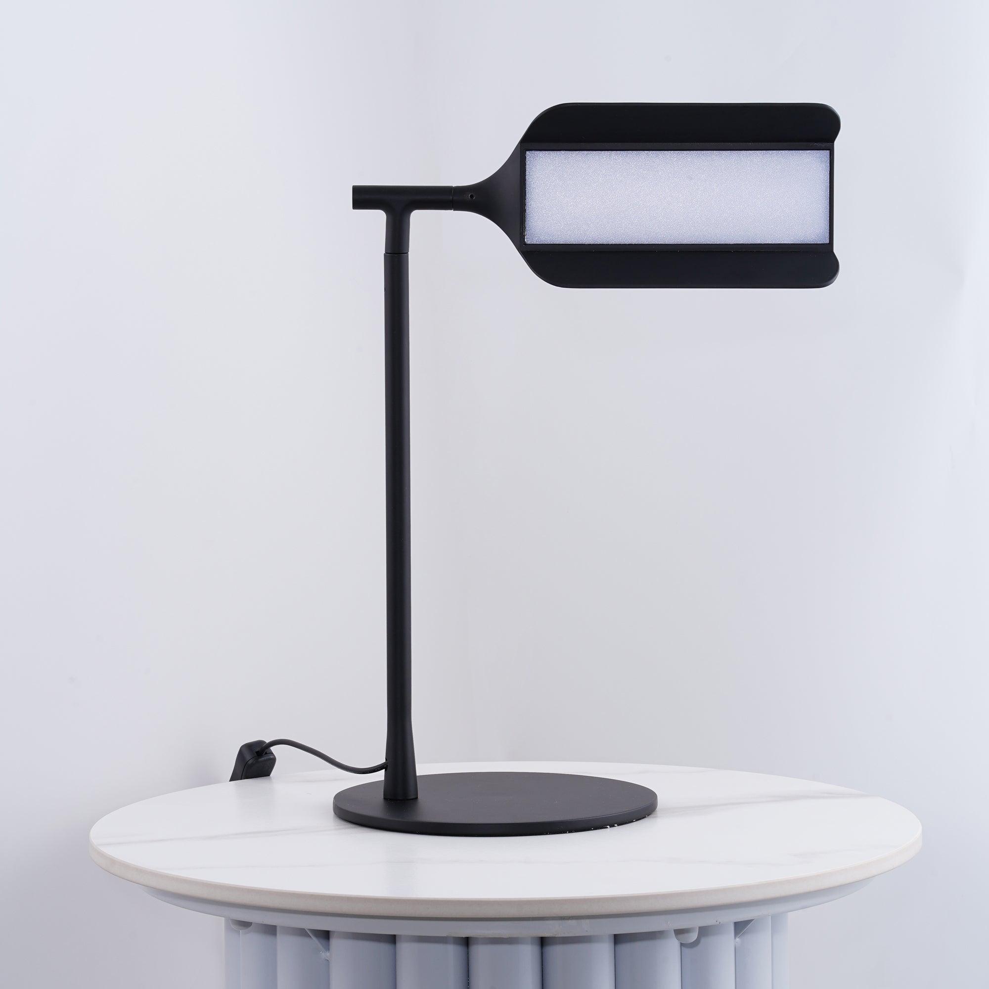 Pivot Ease Table Lamp