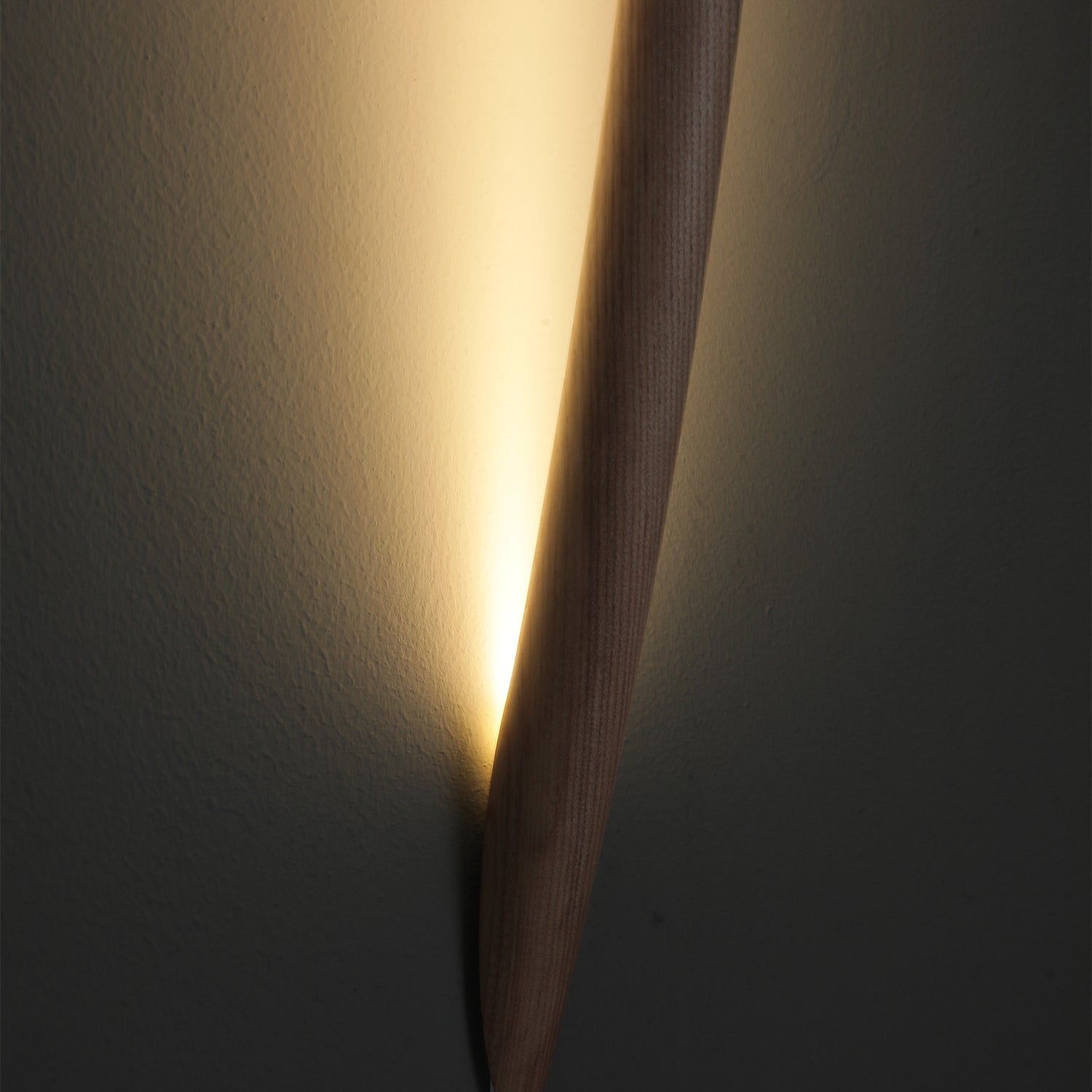 Linea Wood Wall Light